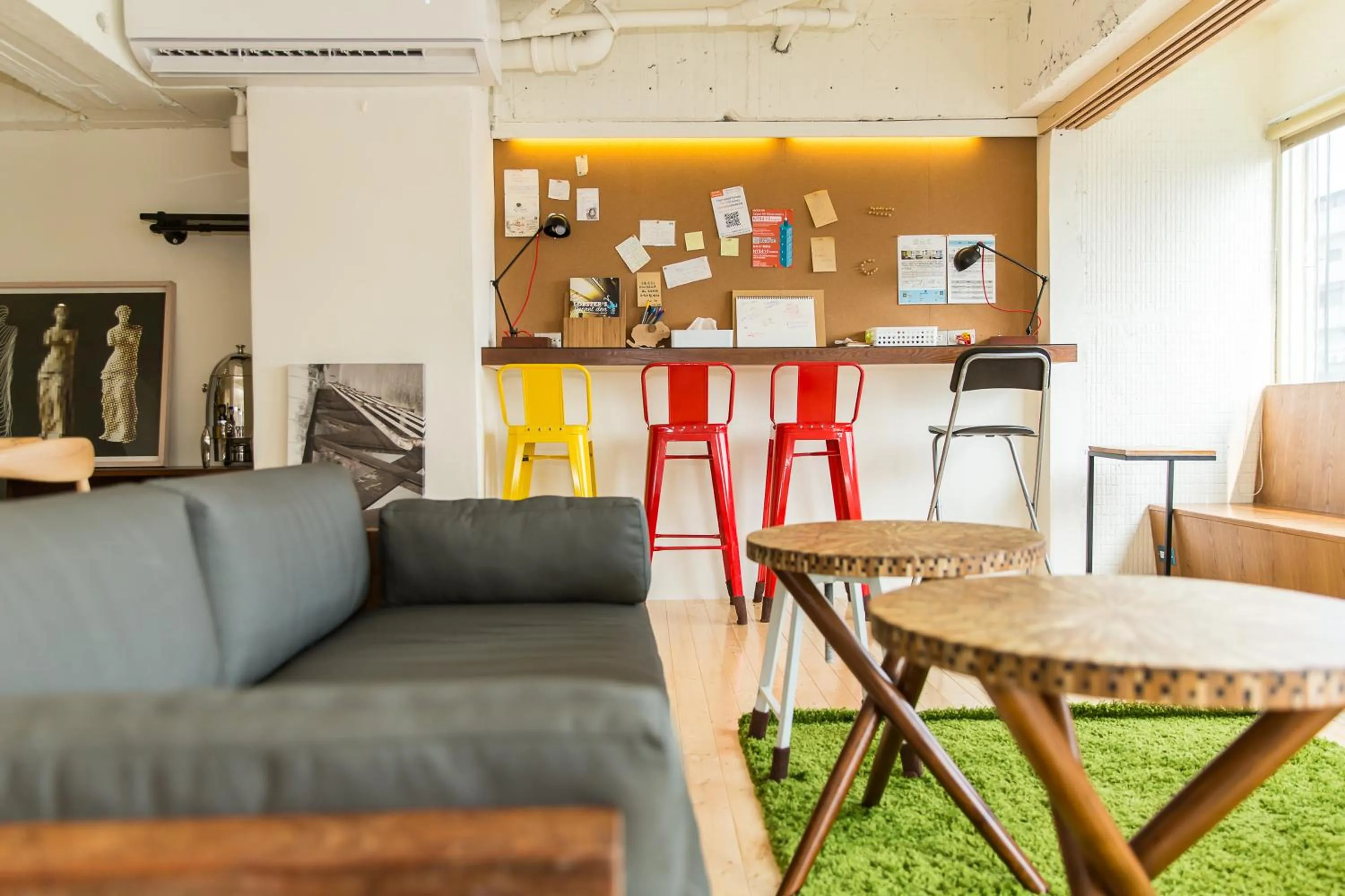 Communal lounge/ TV room in Mr. Lobster’s Secret Den design hostel