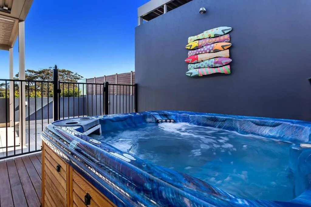 Hot Tub in Aura 10 Shoal Bay