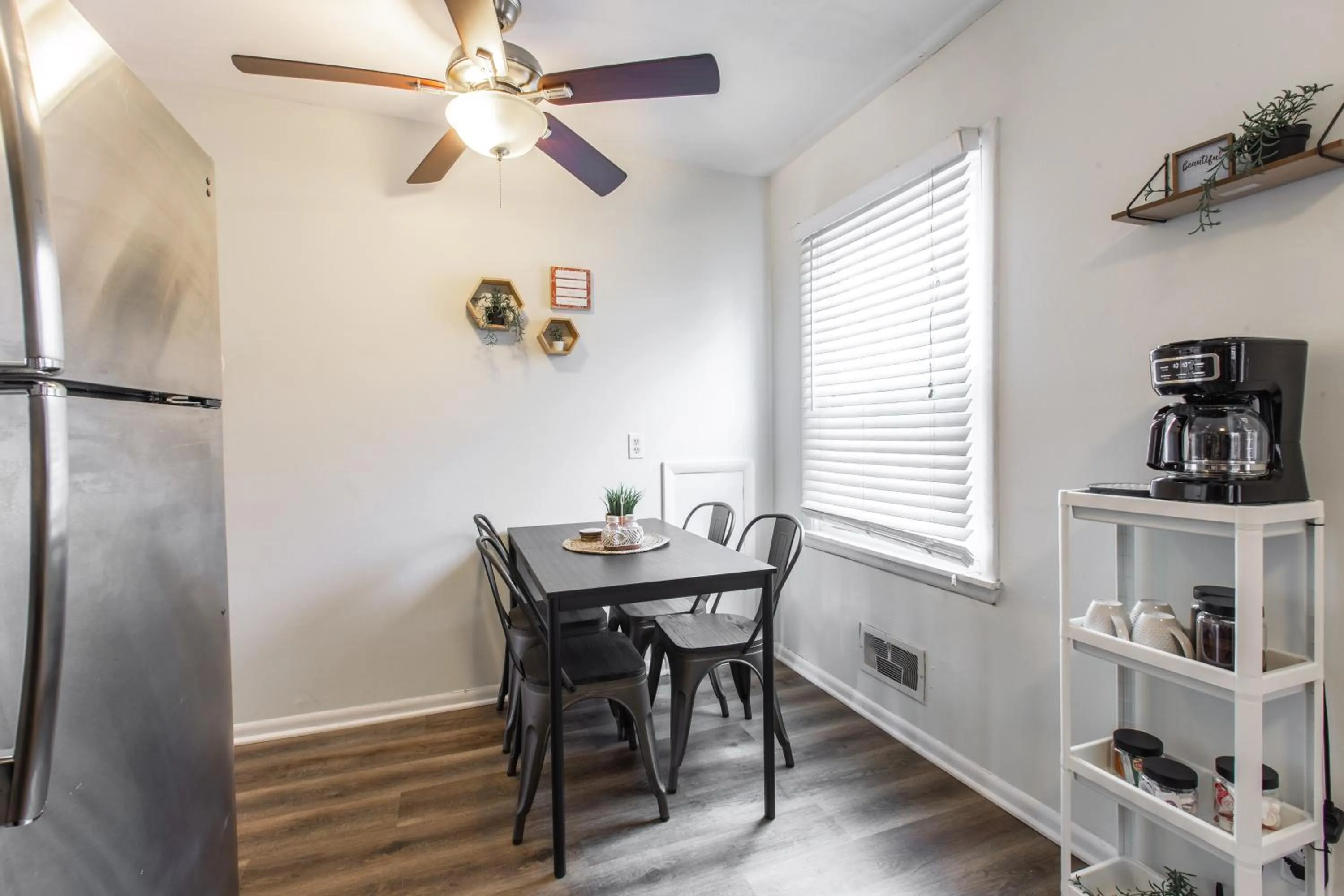 kitchen in 3 Bedrooms House in Waldo Kansas City