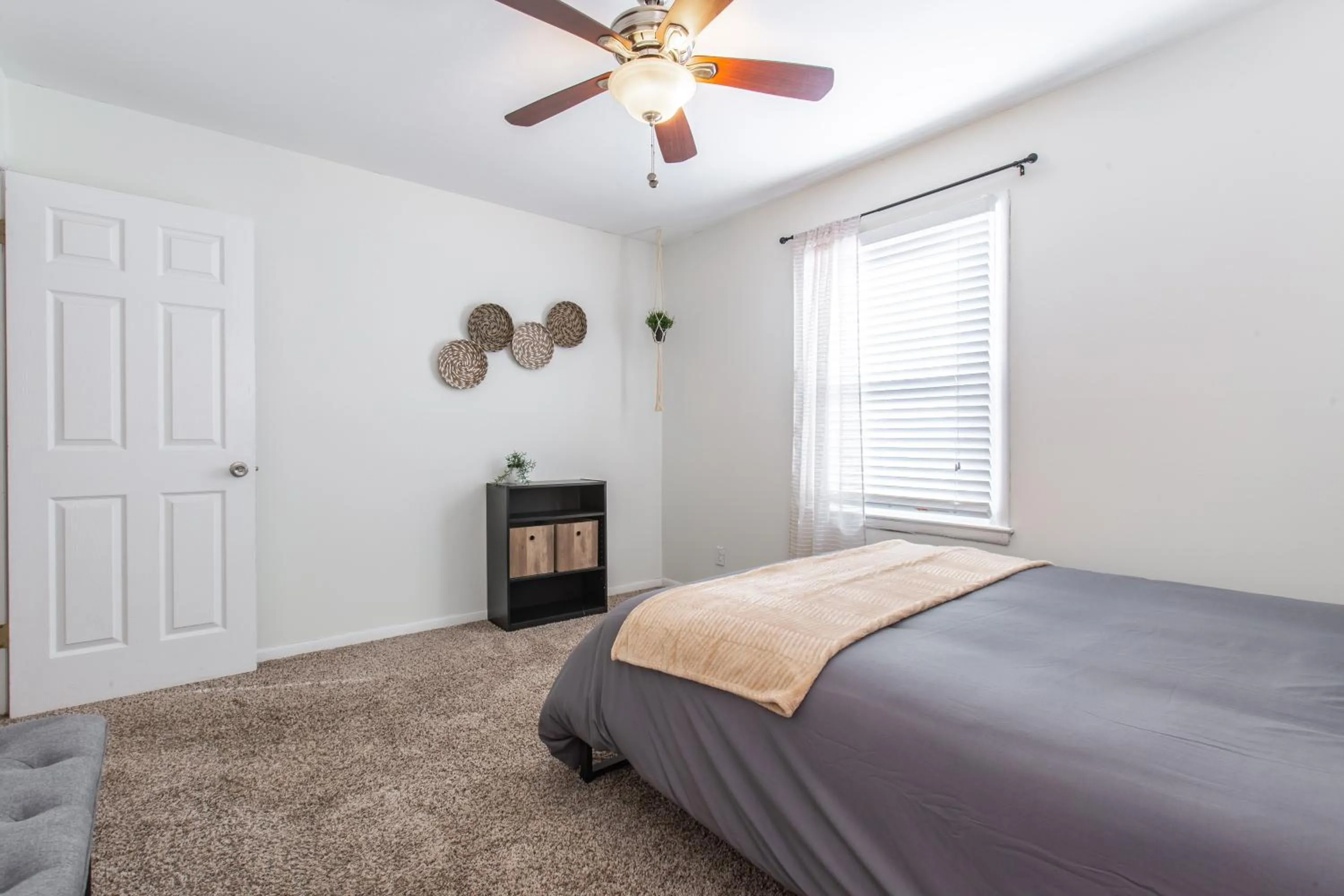 Bedroom, Bed in 3 Bedrooms House in Waldo Kansas City