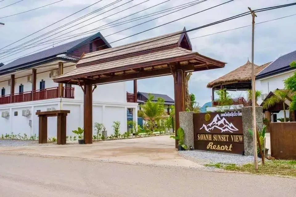 Property building in Vang Vieng Savanh Sunset View Resort Property building in Vang Vieng Savanh Sunset View Resort