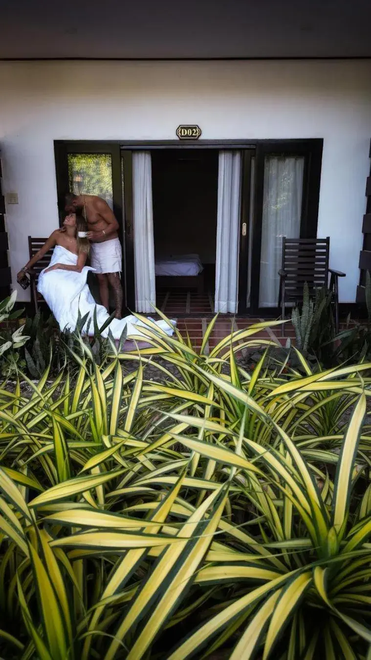 People in Vang Vieng Savanh Sunset View Resort People in Vang Vieng Savanh Sunset View Resort