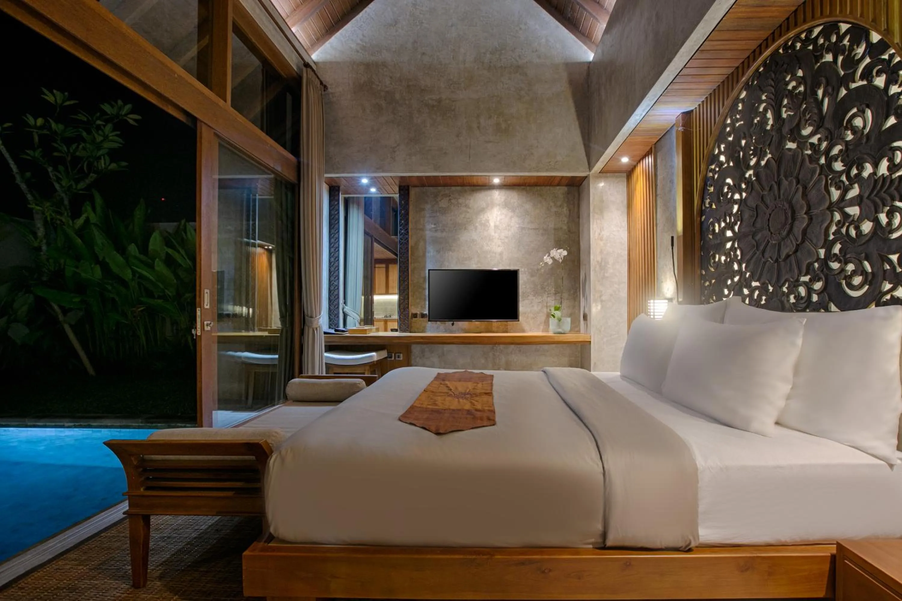 Bed in Taman Dharmawangsa Suites