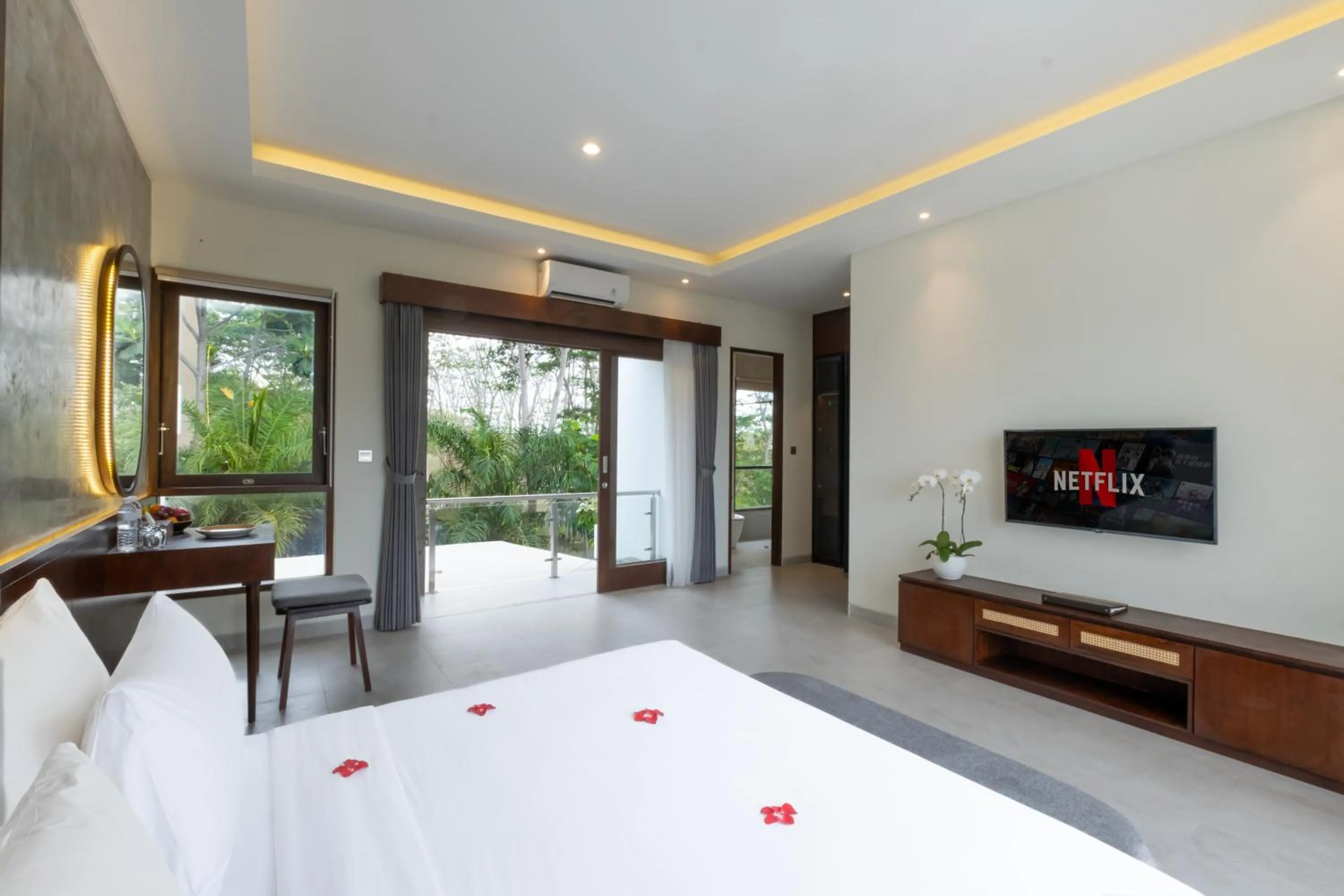 TV and multimedia, Bed in Taman Dharmawangsa Suites