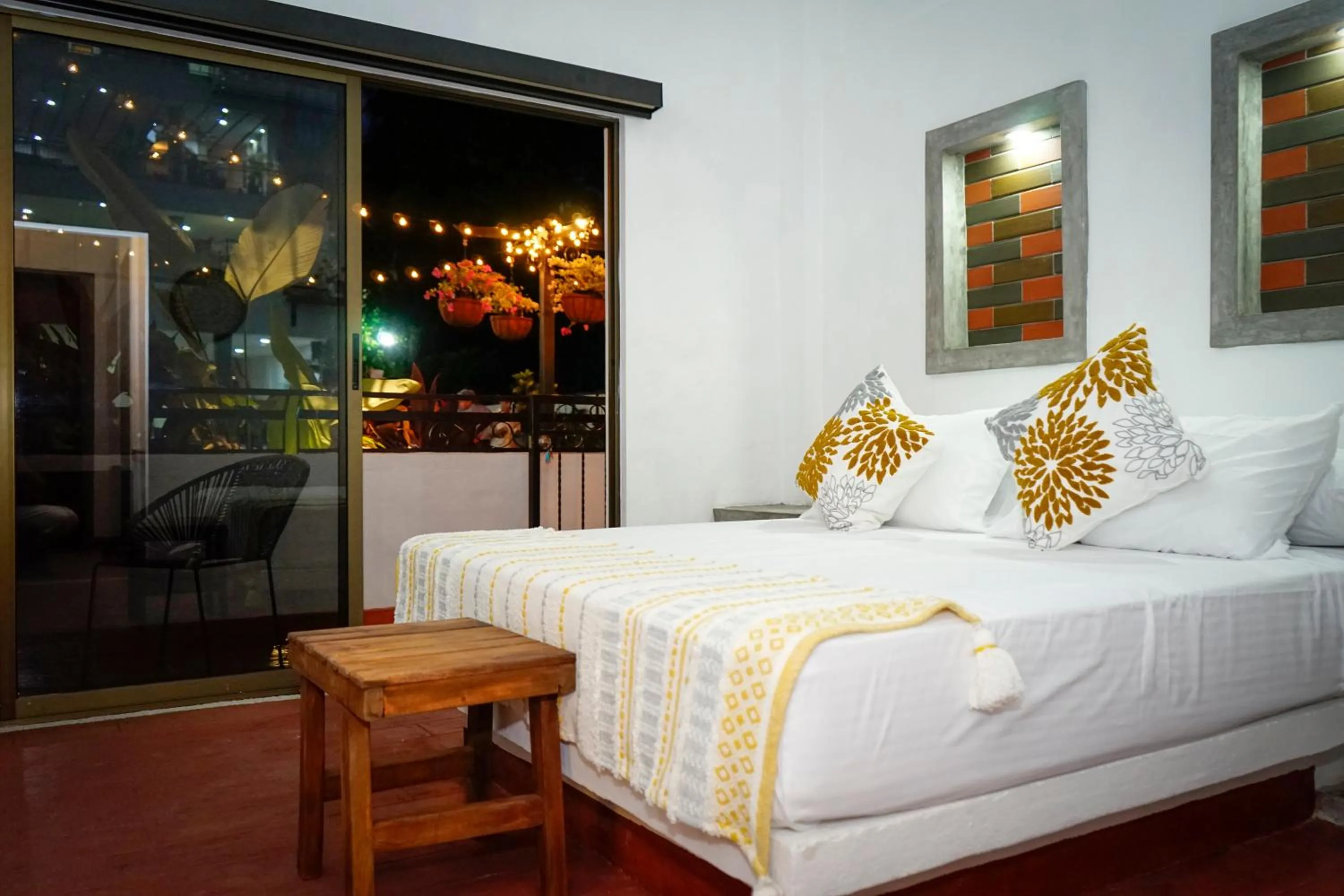 Photo of the whole room, Bed in Honda Colonial Magdalena Resort