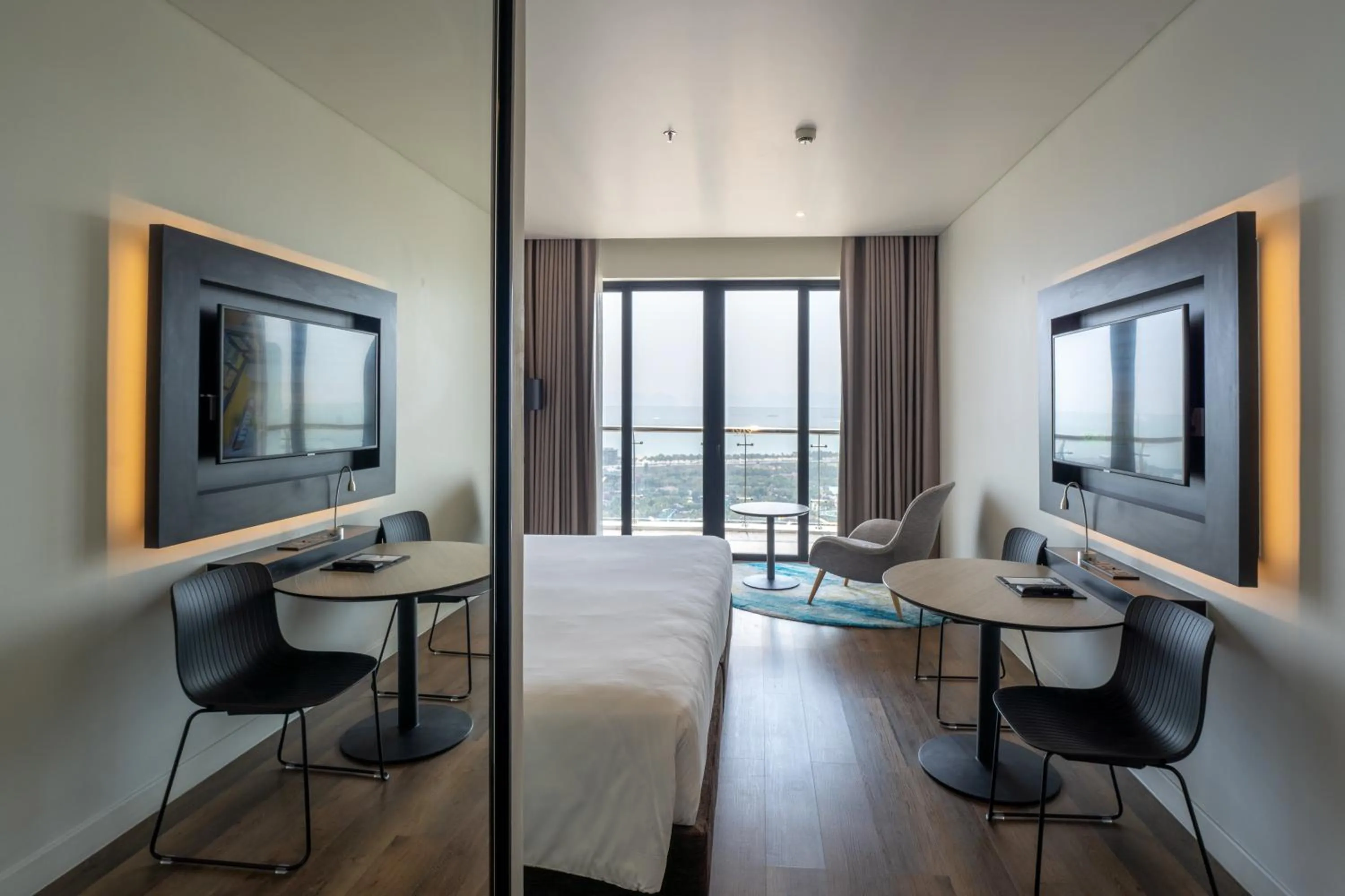 Photo of the whole room, Bed in Hotel Soleil Ha Long, Trademark Collection by Wyndham