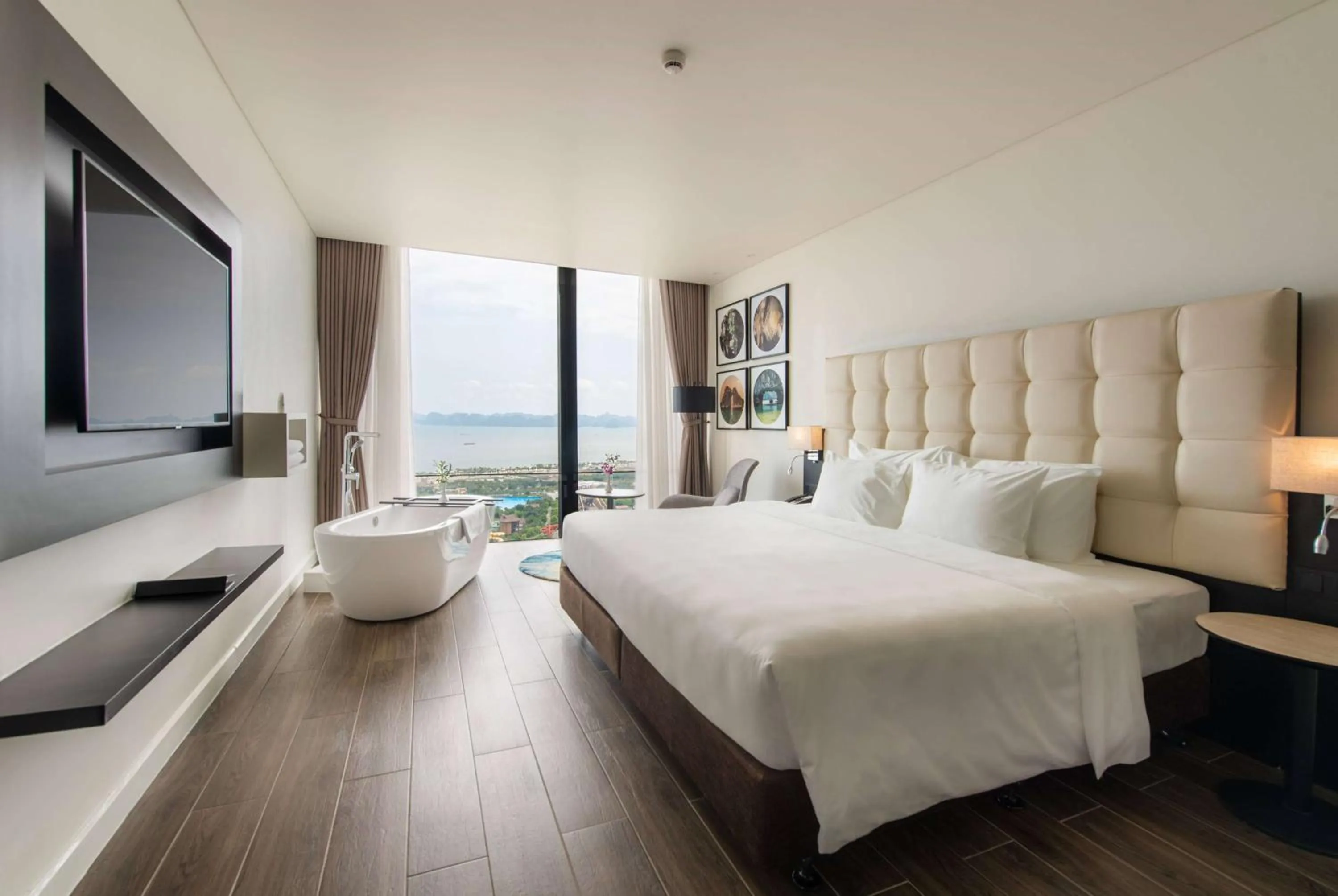 Photo of the whole room, Bed in Hotel Soleil Ha Long, Trademark Collection by Wyndham