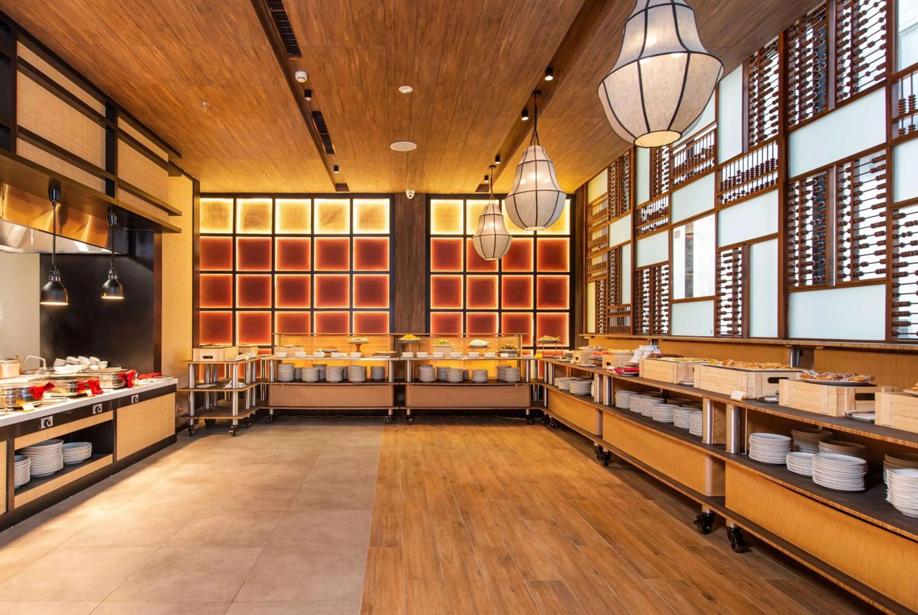 Restaurant/places to eat in Hotel Soleil Ha Long, Trademark Collection by Wyndham