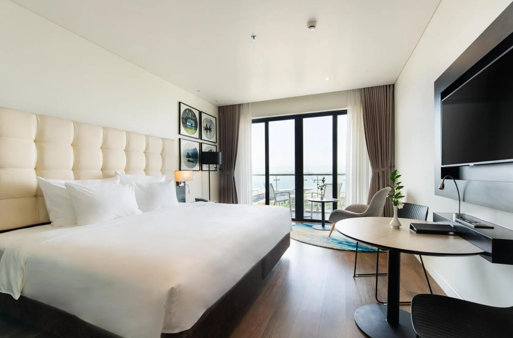 Photo of the whole room, Bed in Hotel Soleil Ha Long, Trademark Collection by Wyndham