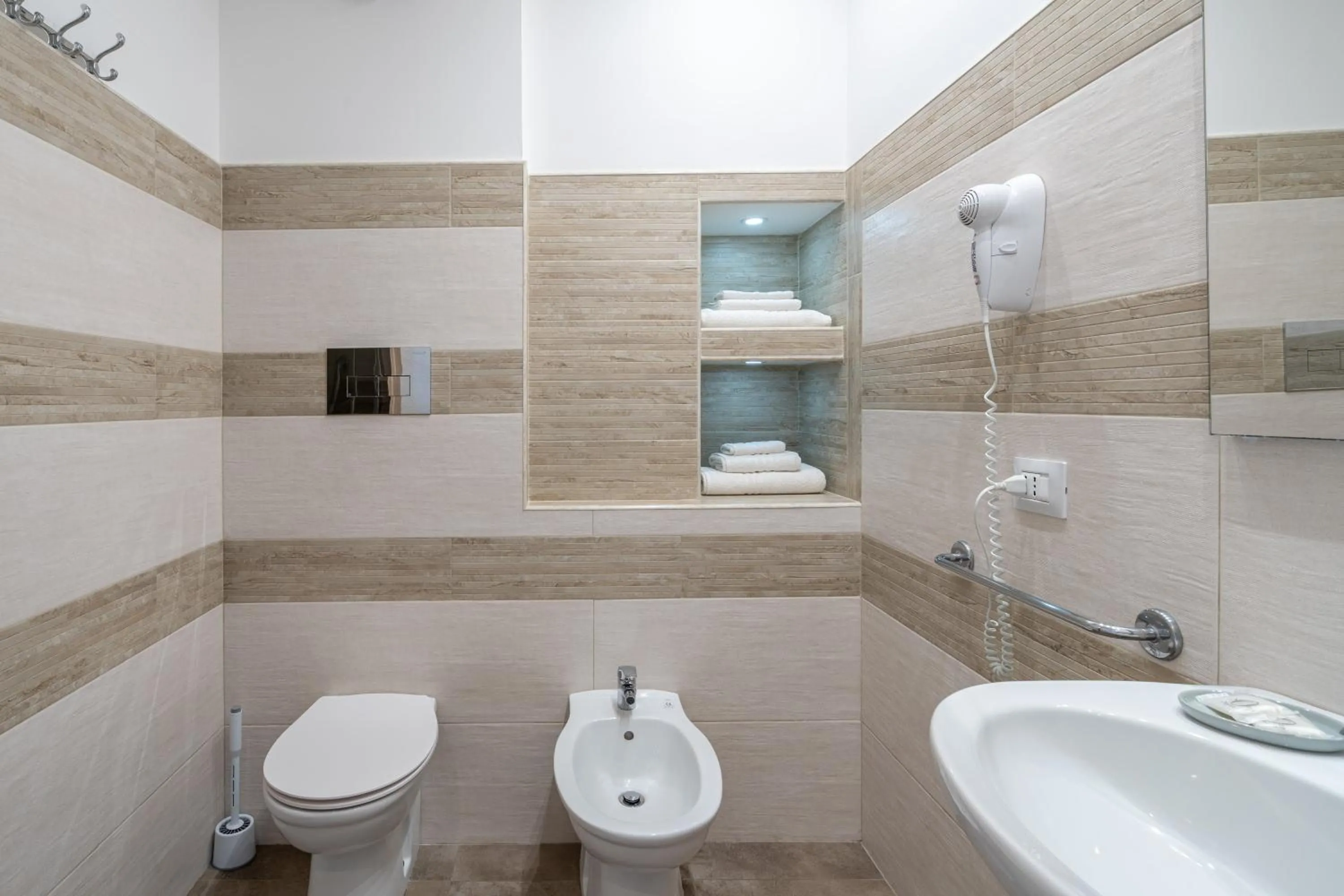 Toilet in Agorà