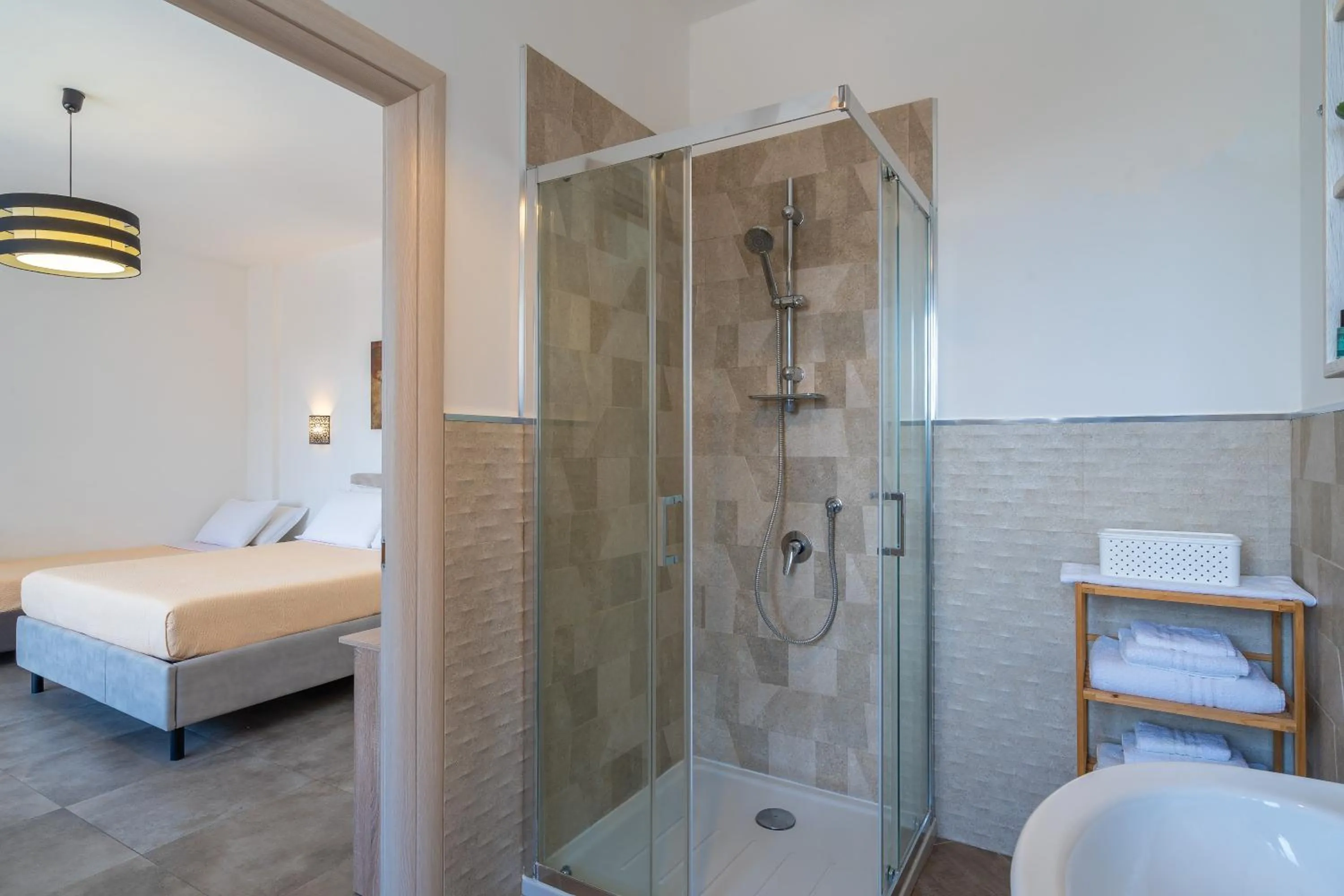 Shower, Bed in Agorà