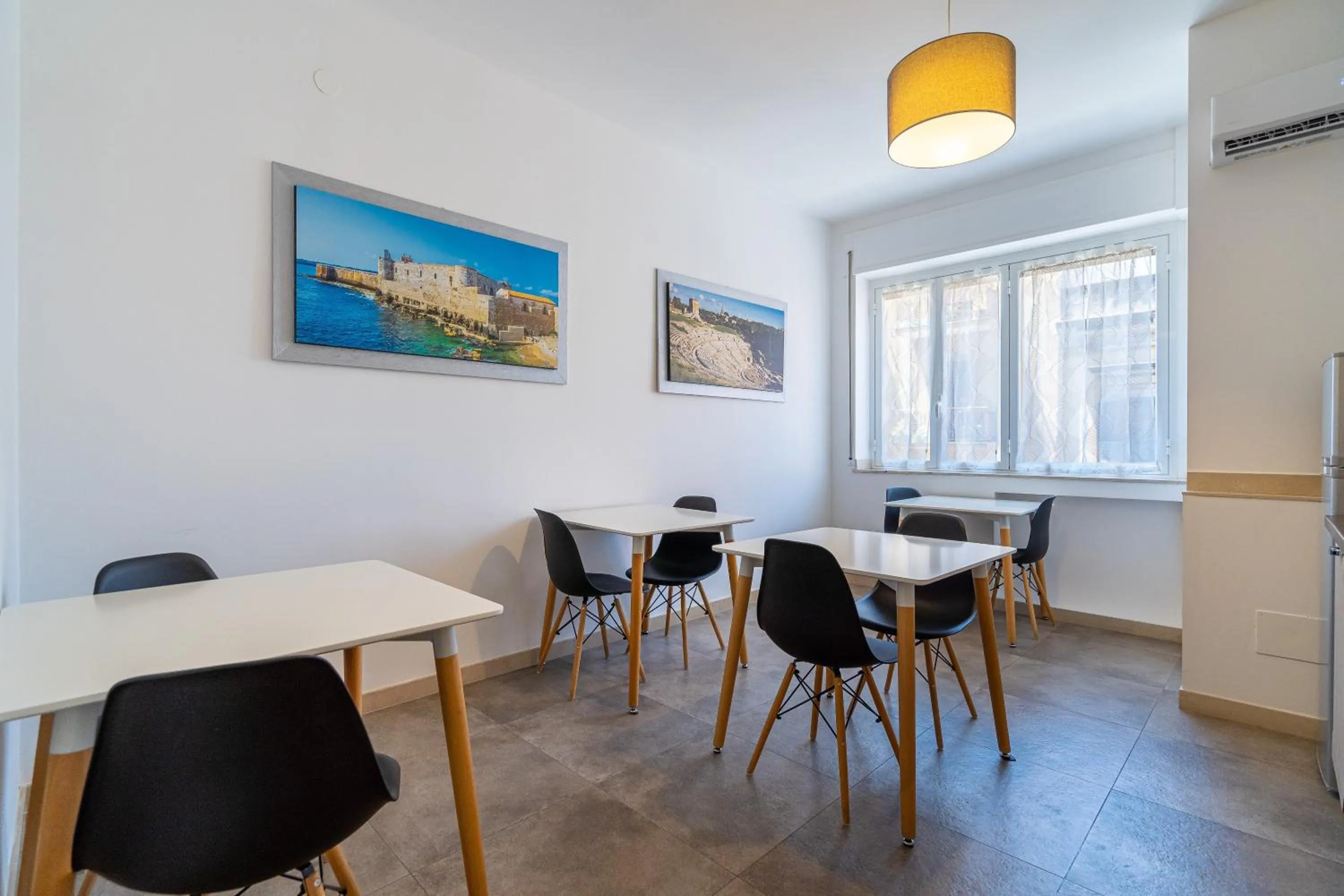 Communal lounge/ TV room in Agorà
