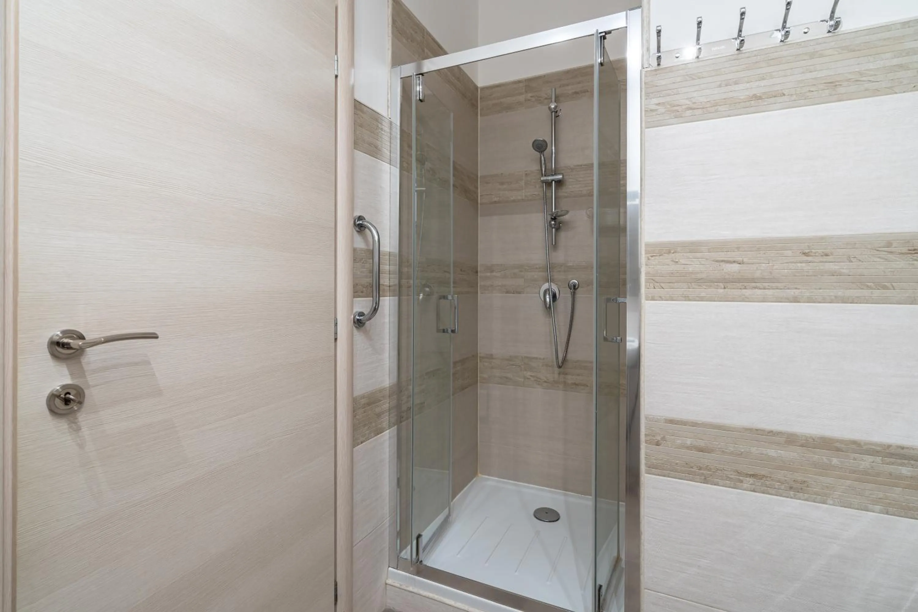 Shower in Agorà