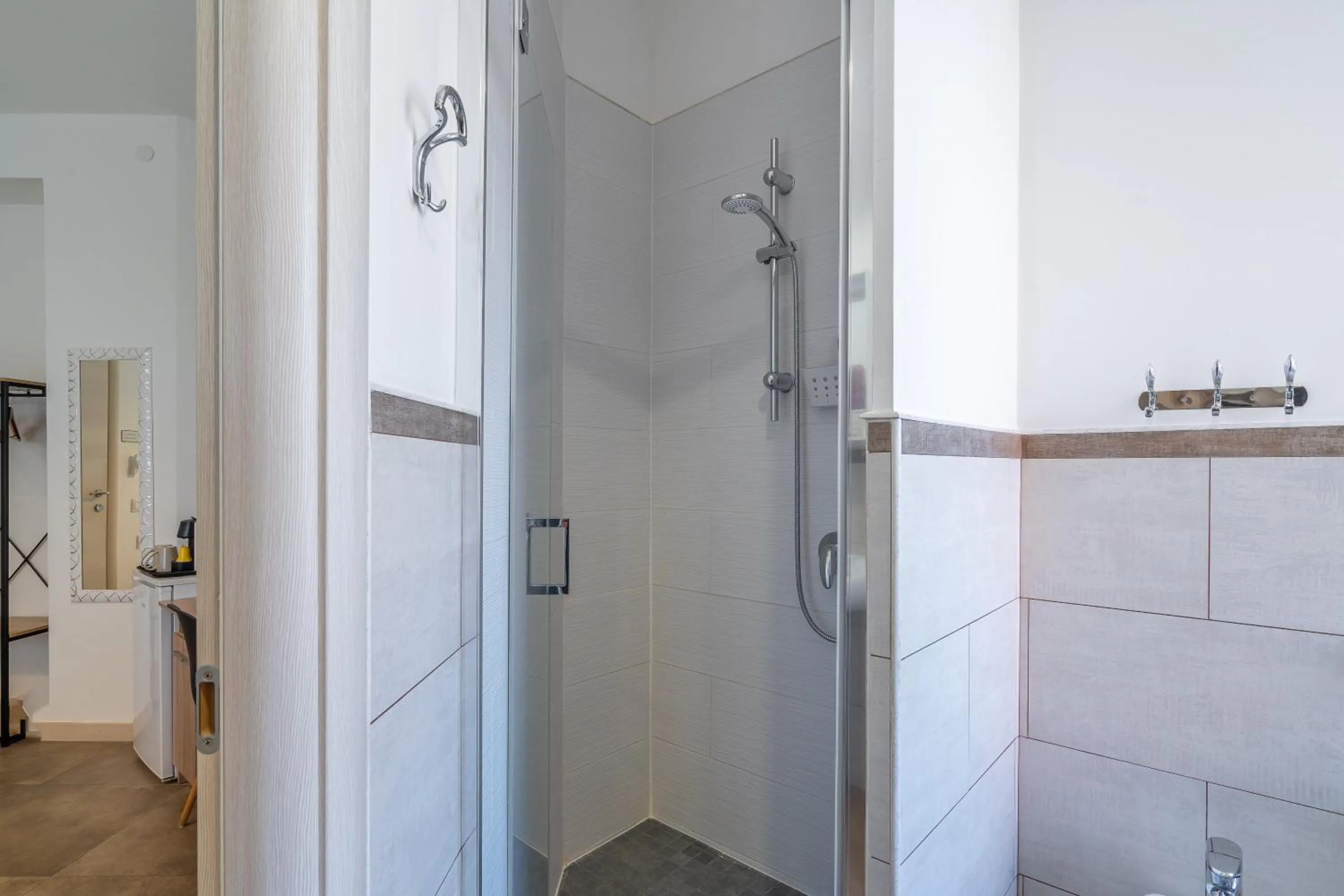 Shower in Agorà