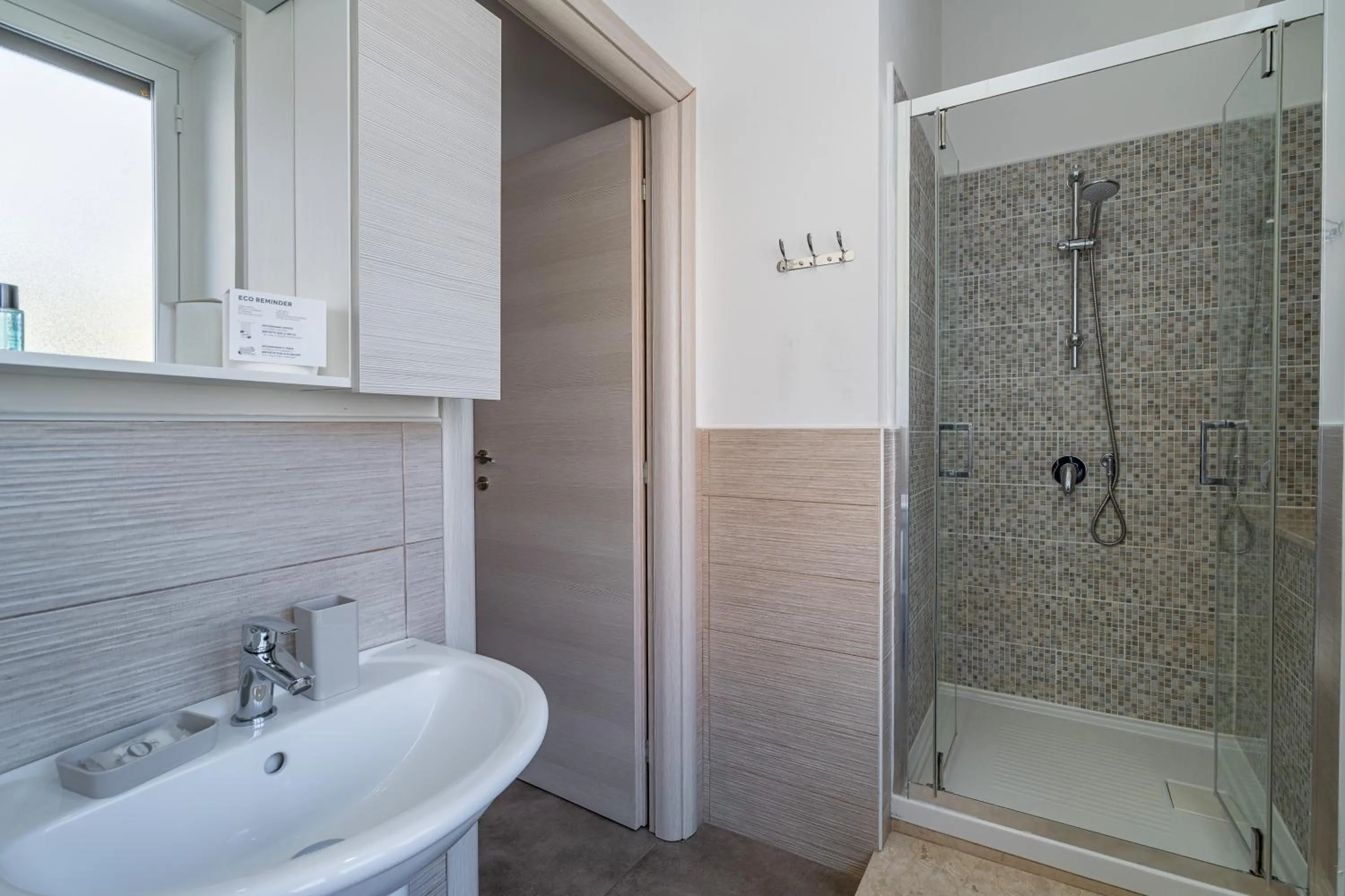 Shower in Agorà