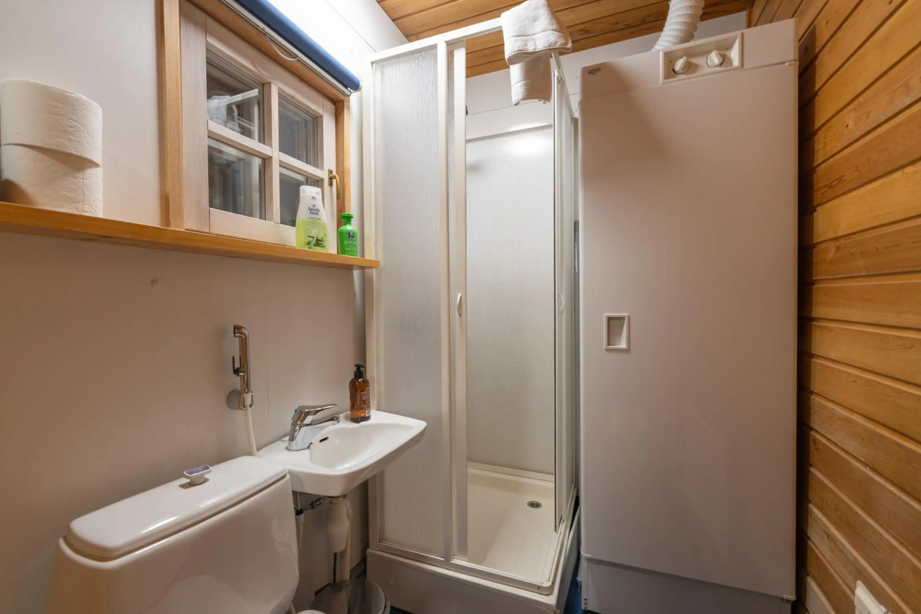 Shower in Kuukkeli Apartments Tokka