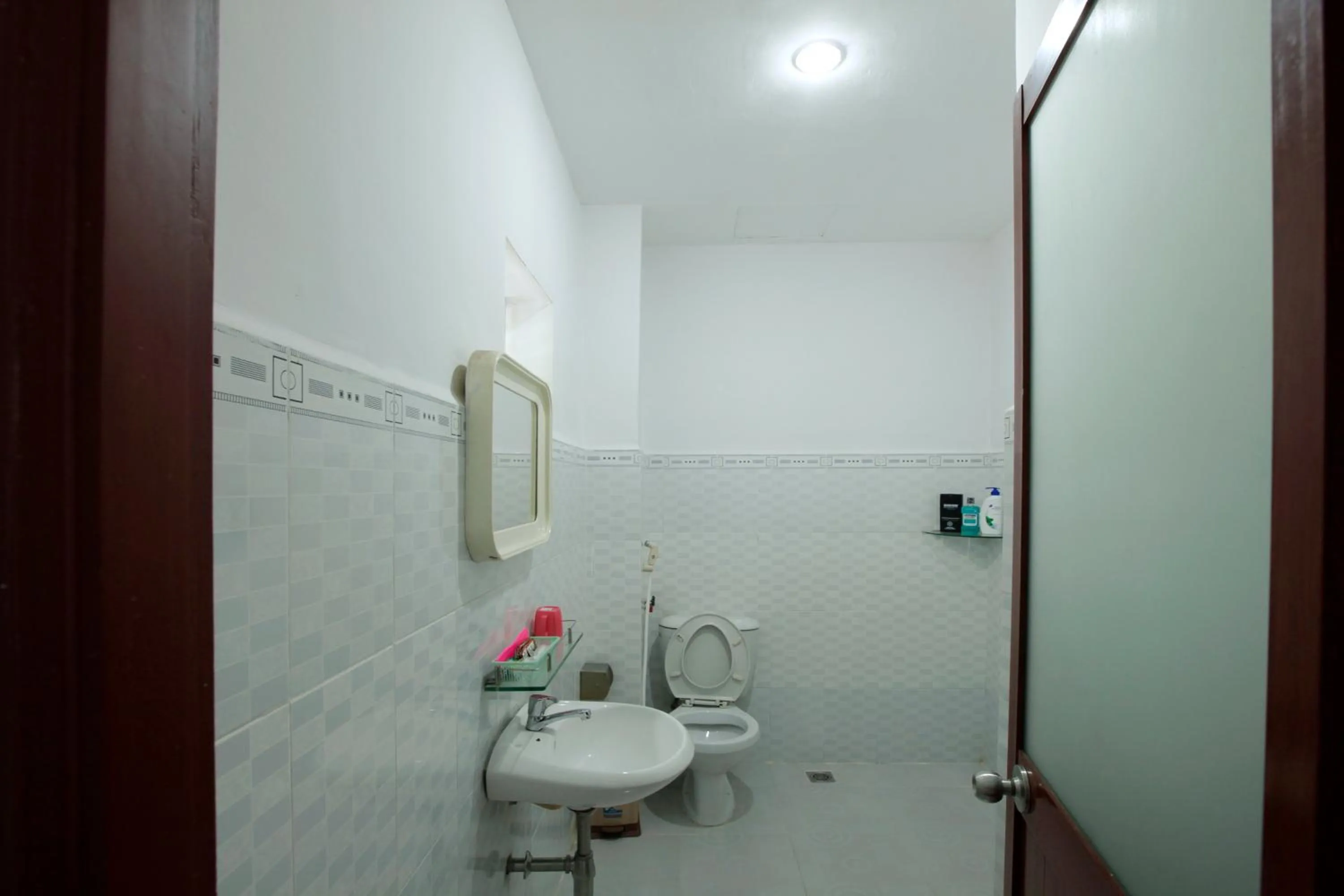 Shower in Tan Da Hotel