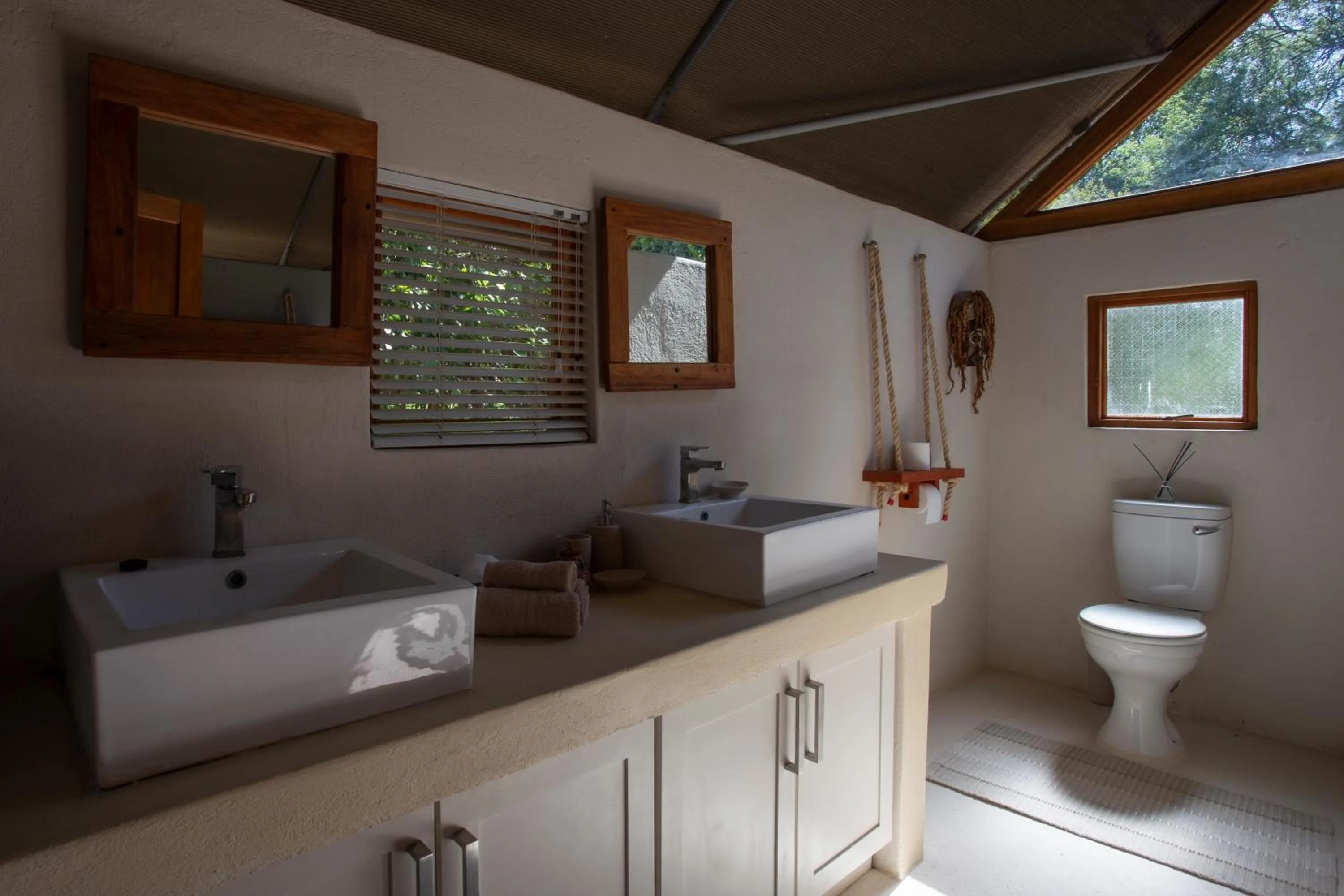 Toilet in MILIMA Big 5 Safari Lodge