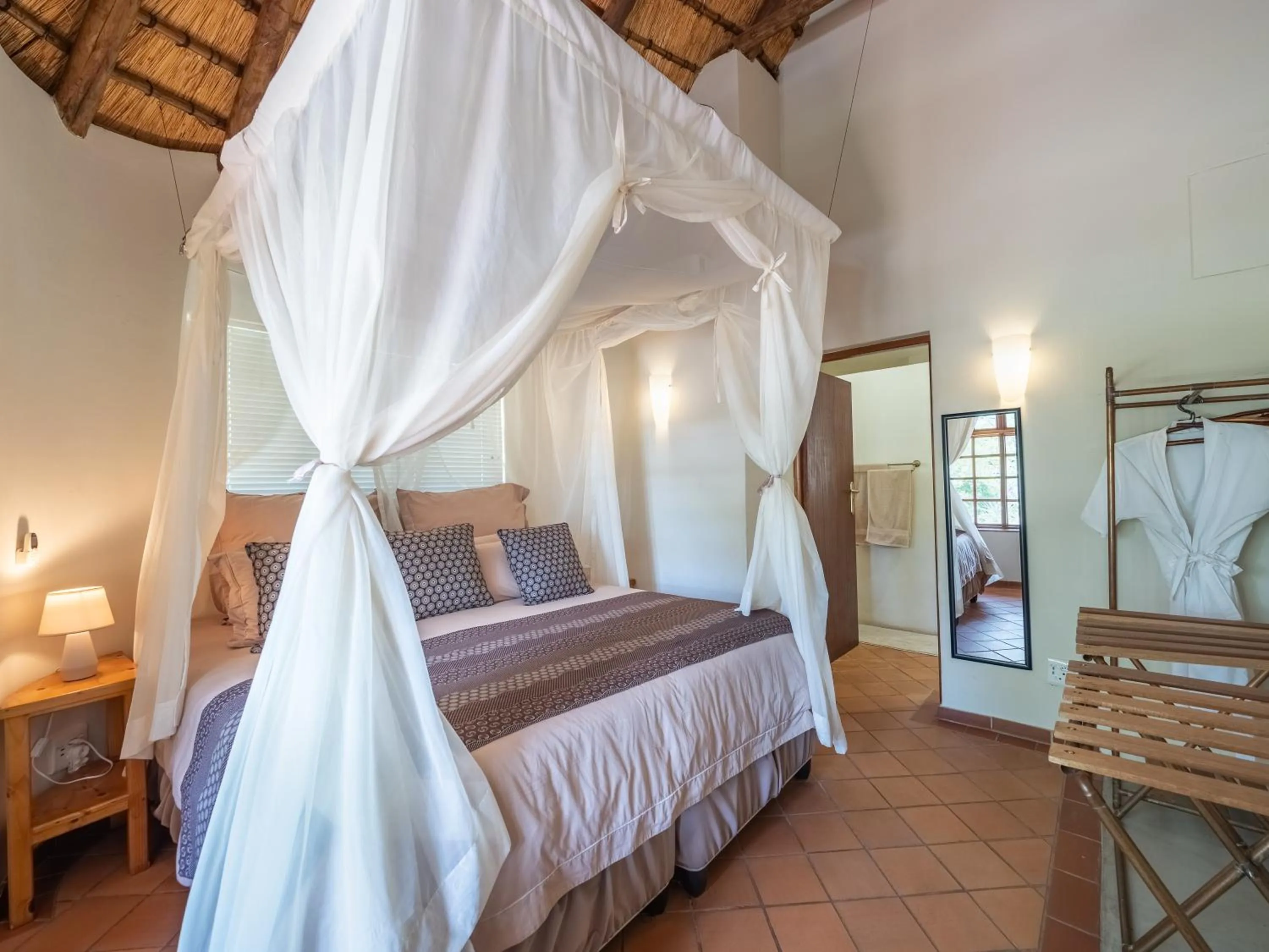 Bed in MILIMA Big 5 Safari Lodge