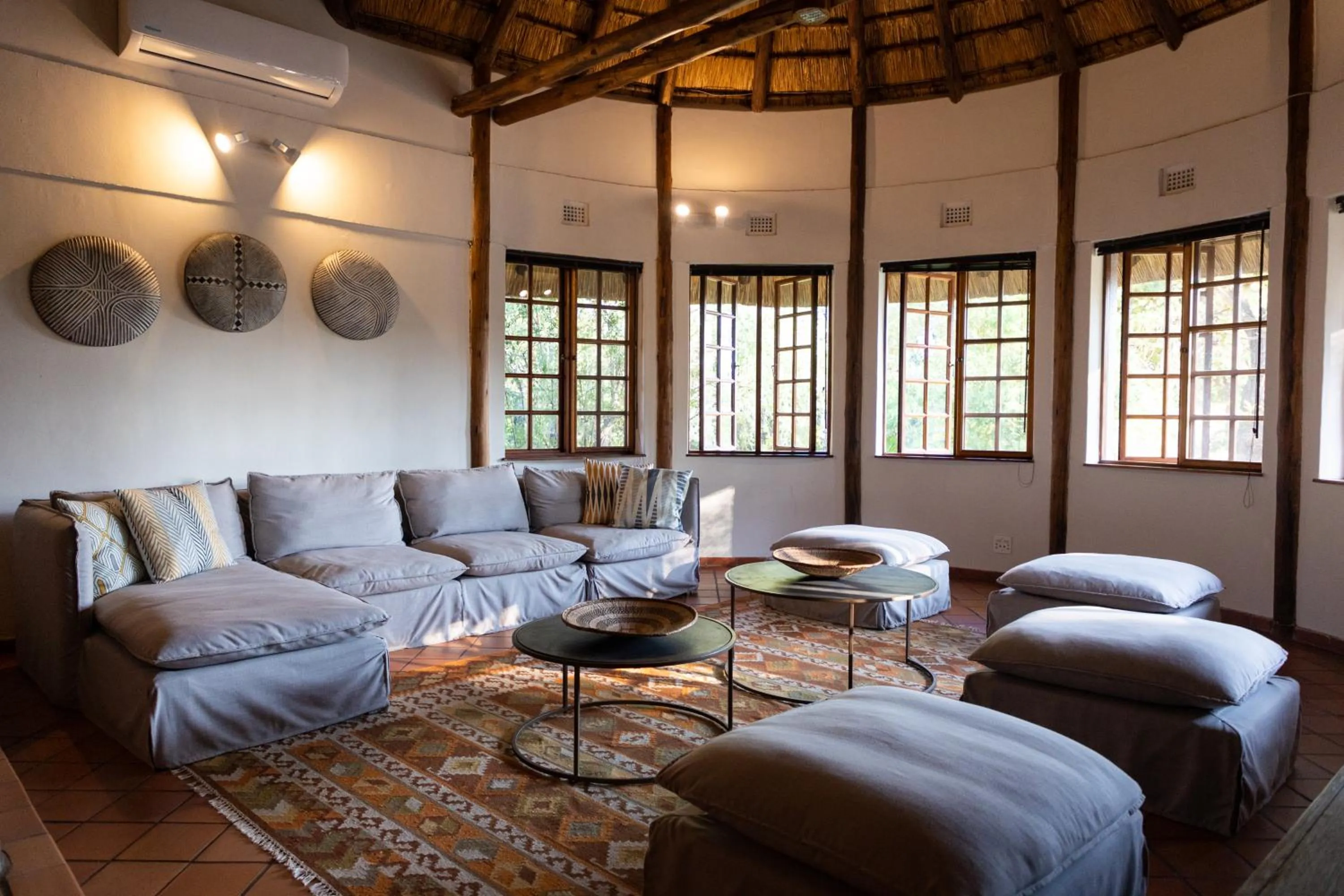 Living room in MILIMA Big 5 Safari Lodge