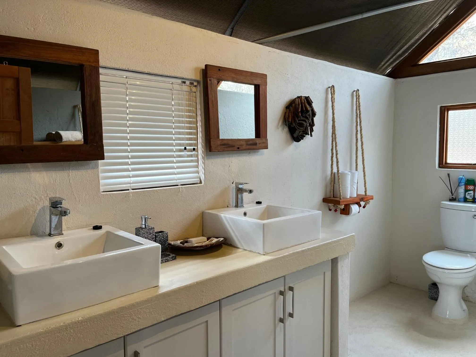 Toilet in MILIMA Big 5 Safari Lodge