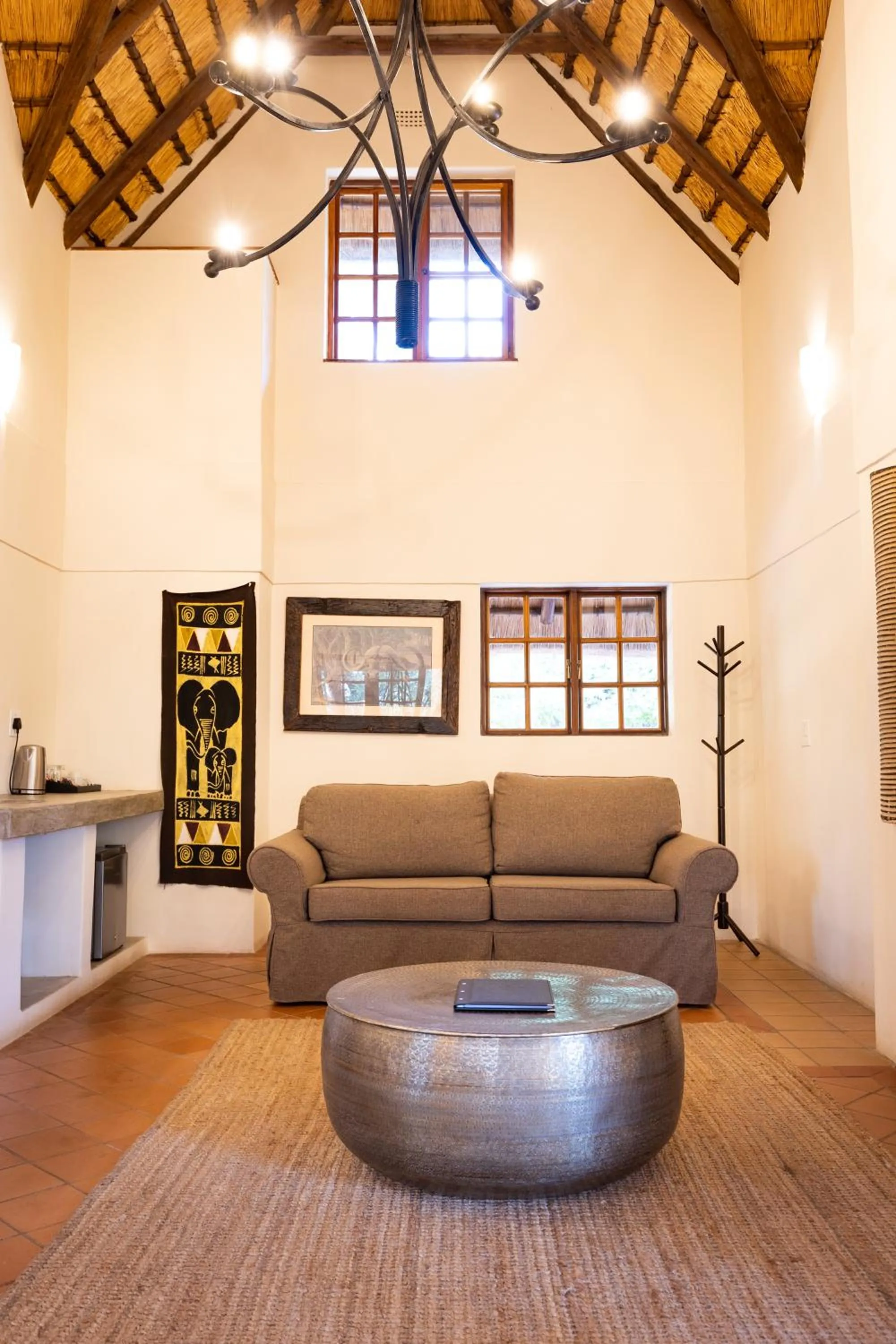 Living room in MILIMA Big 5 Safari Lodge