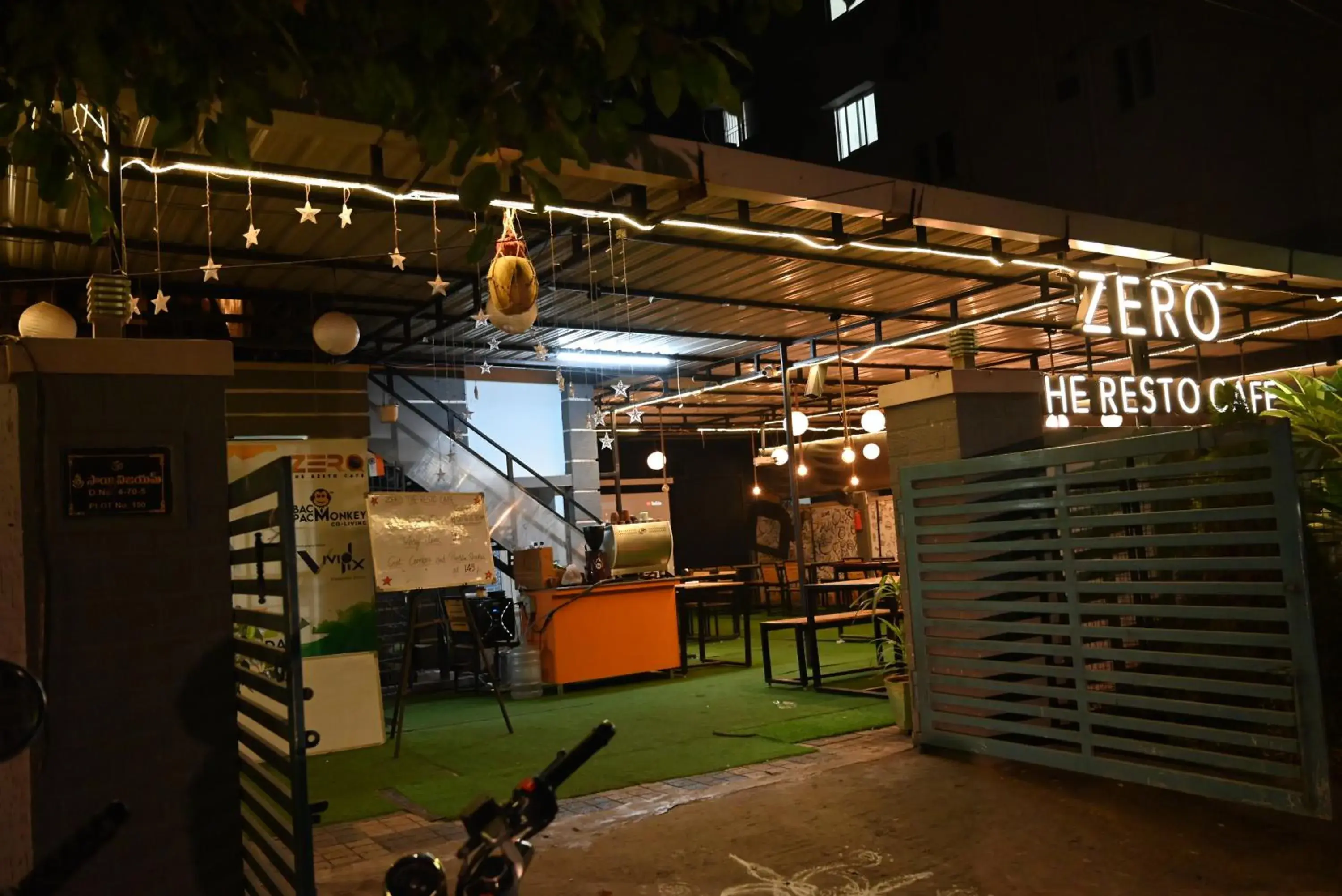 Facade/entrance in BACPAC MONKEY COLIVING Facade/entrance in BACPAC MONKEY COLIVING