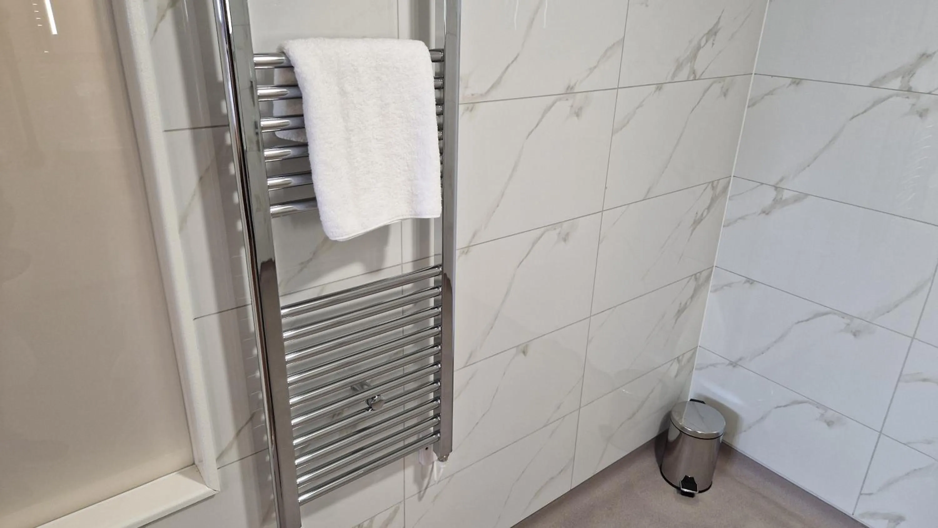 Bathroom in Best Western Northfields Ealing Hotel