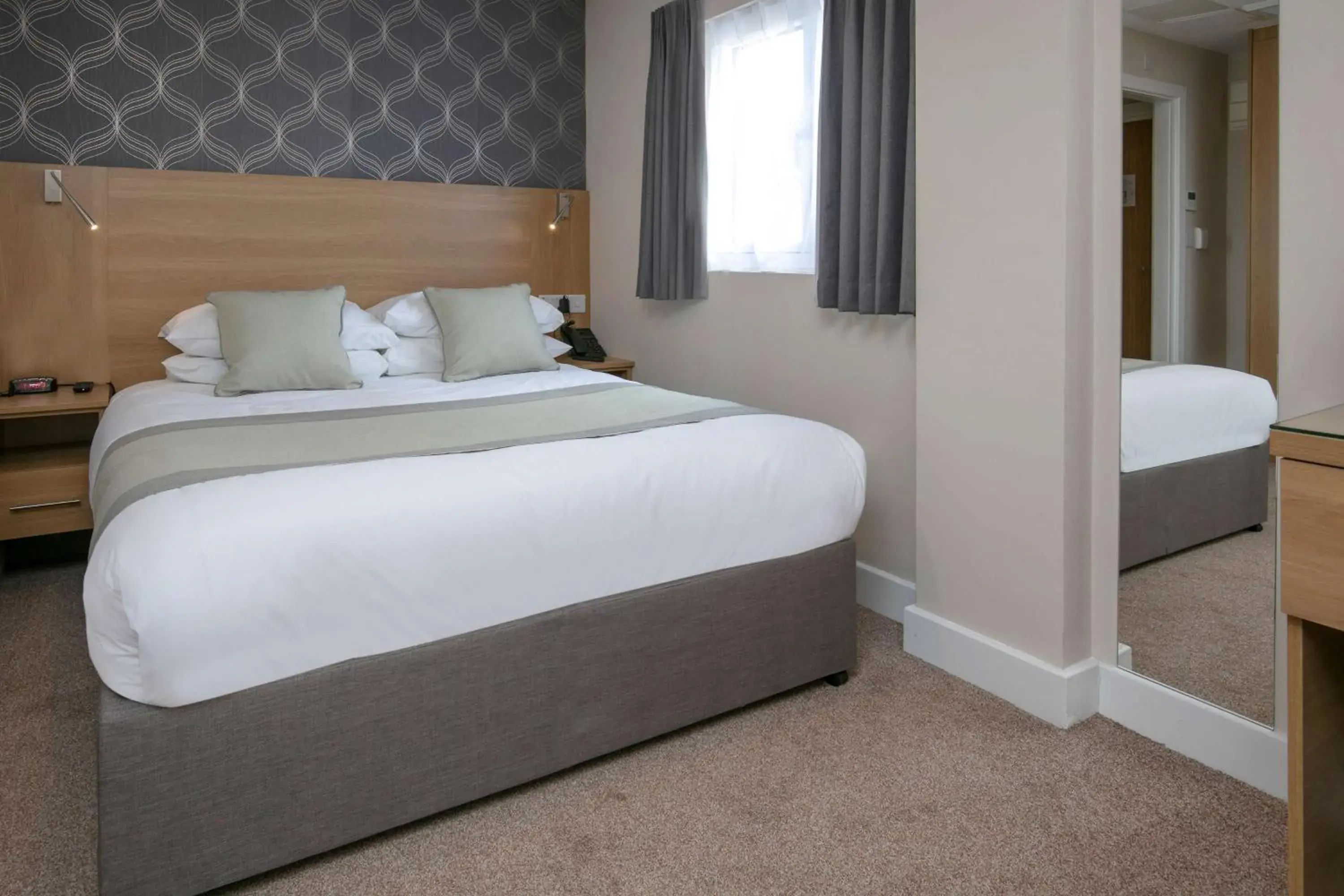 Bedroom, Bed in Best Western Northfields Ealing Hotel Bedroom, Bed in Best Western Northfields Ealing Hotel