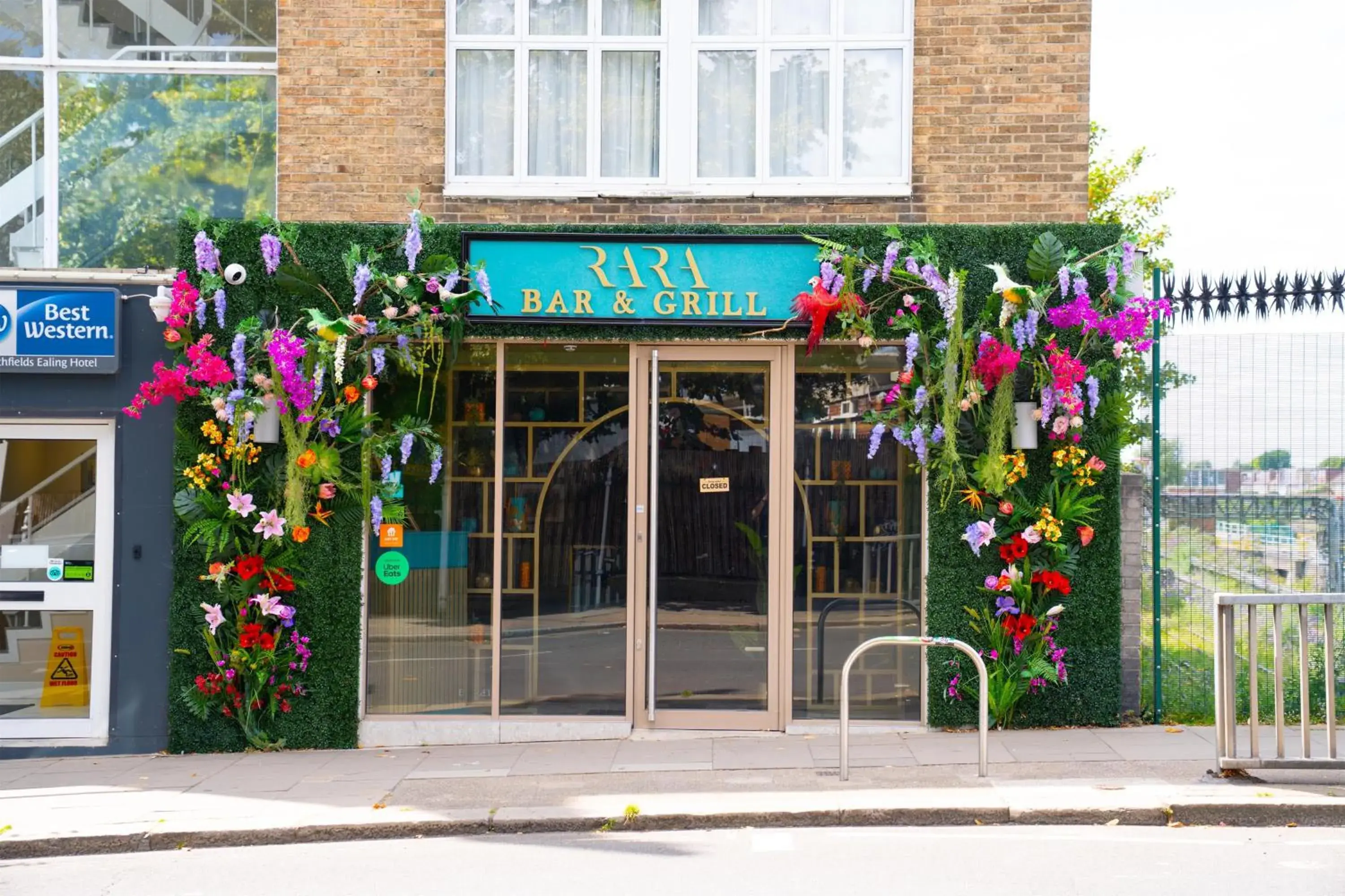 Property building in Best Western Northfields Ealing Hotel Property building in Best Western Northfields Ealing Hotel