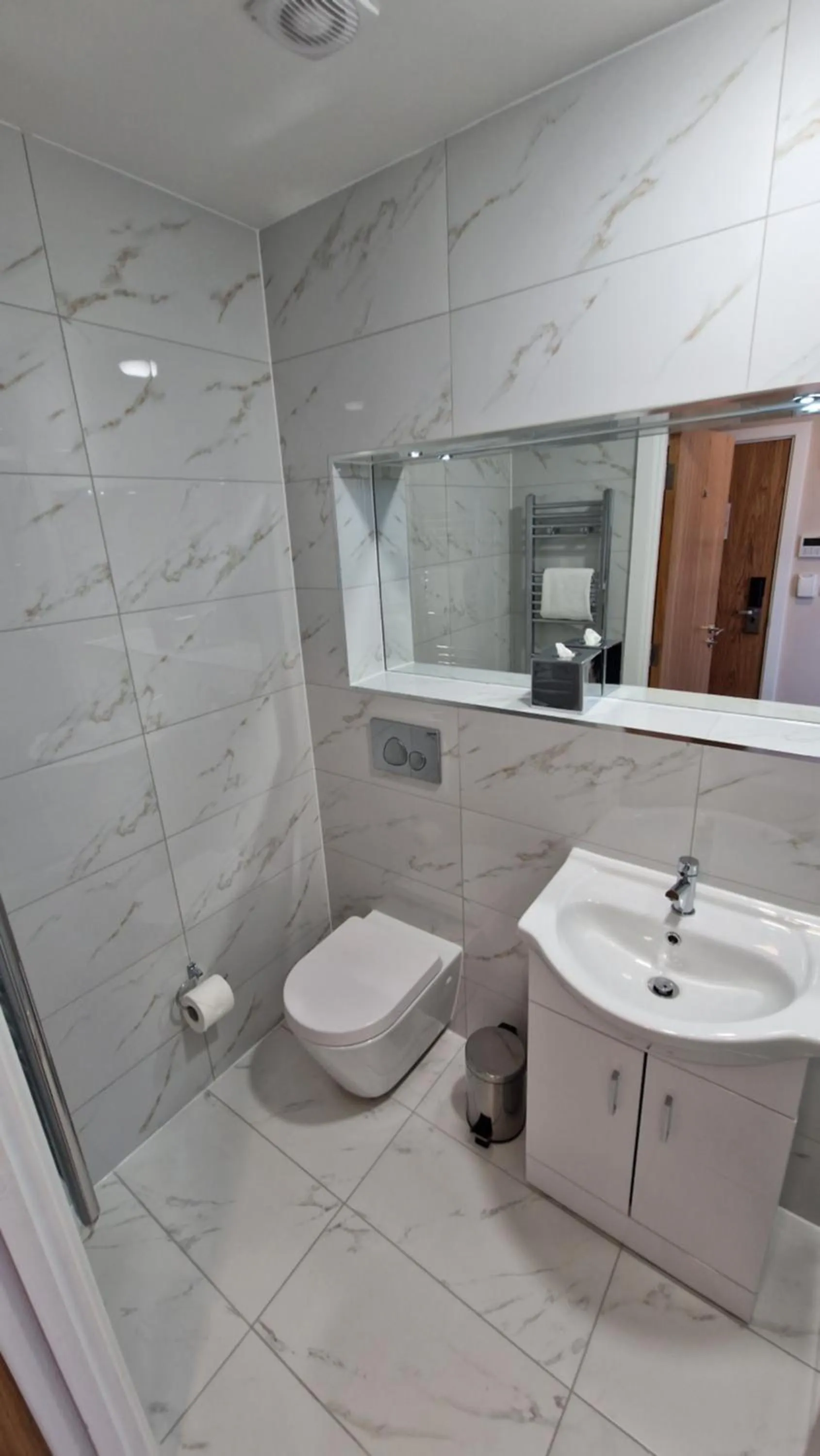 Bathroom in Best Western Northfields Ealing Hotel