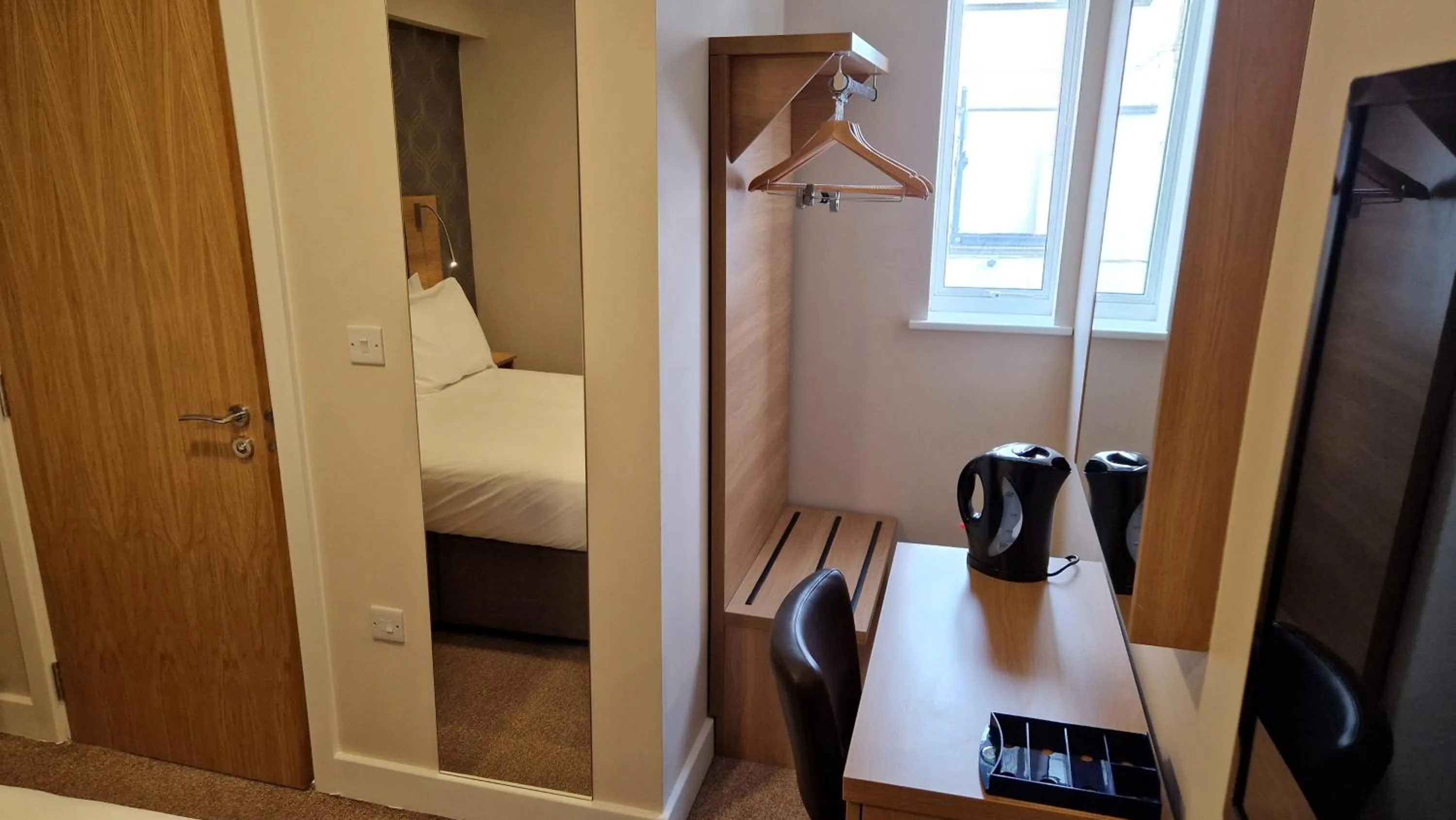 View (from property/room), Bed in Best Western Northfields Ealing Hotel