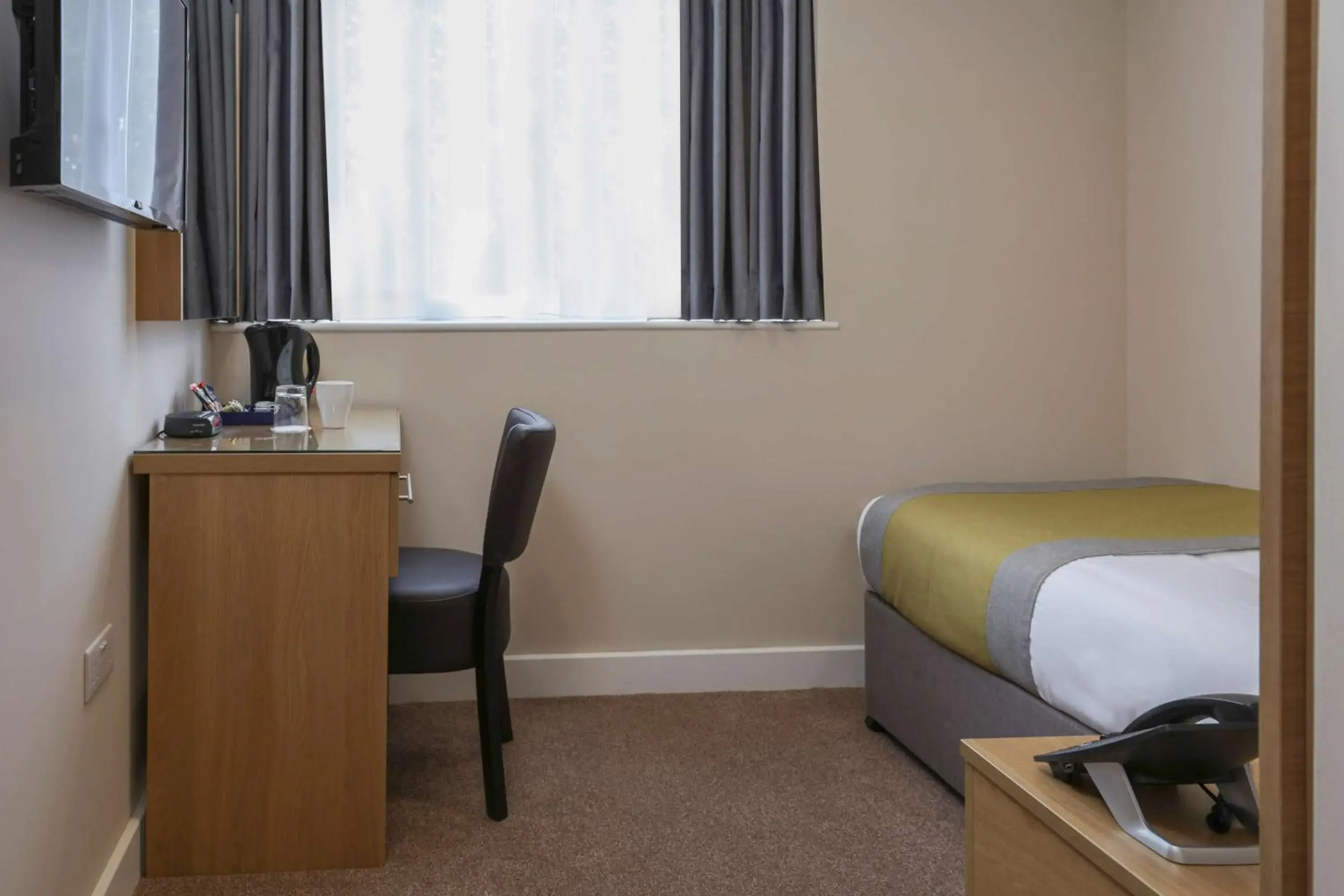 Bedroom, Bed in Best Western Northfields Ealing Hotel Bedroom, Bed in Best Western Northfields Ealing Hotel