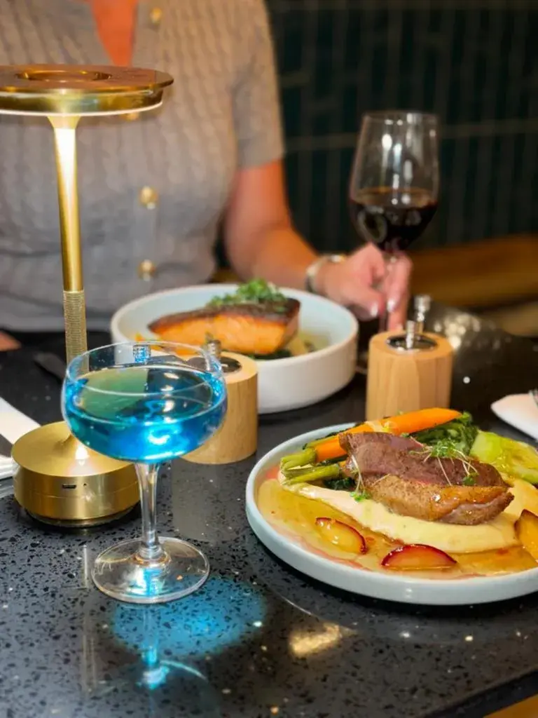 Lounge or bar in Best Western Northfields Ealing Hotel Lounge or bar in Best Western Northfields Ealing Hotel