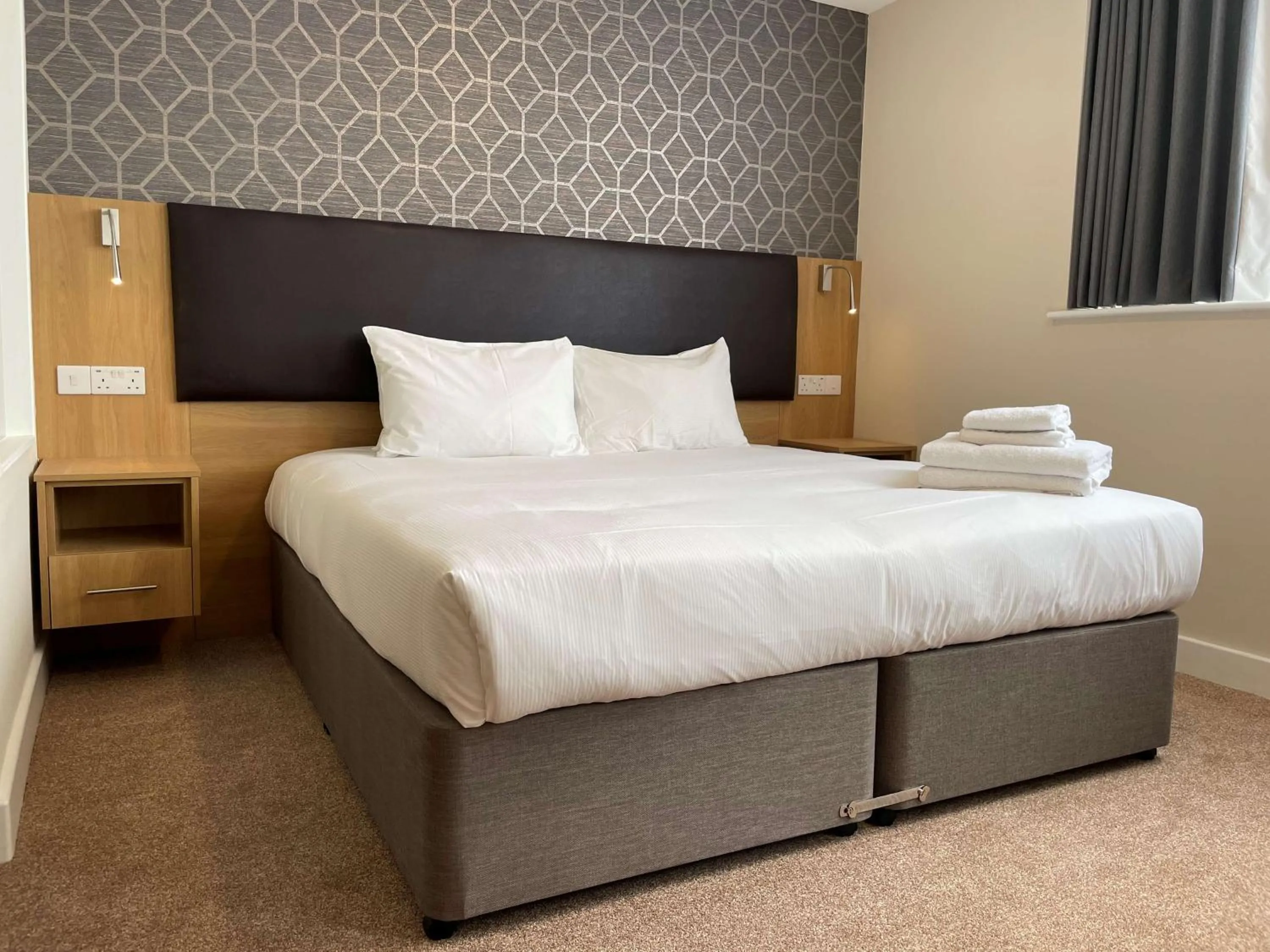 Bedroom, Bed in Best Western Northfields Ealing Hotel