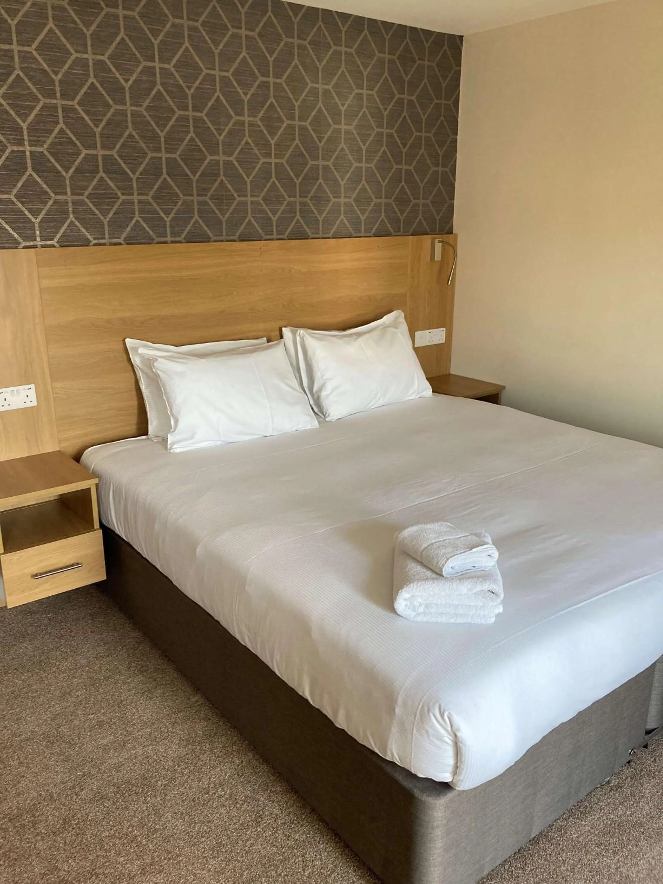 Bedroom, Bed in Best Western Northfields Ealing Hotel