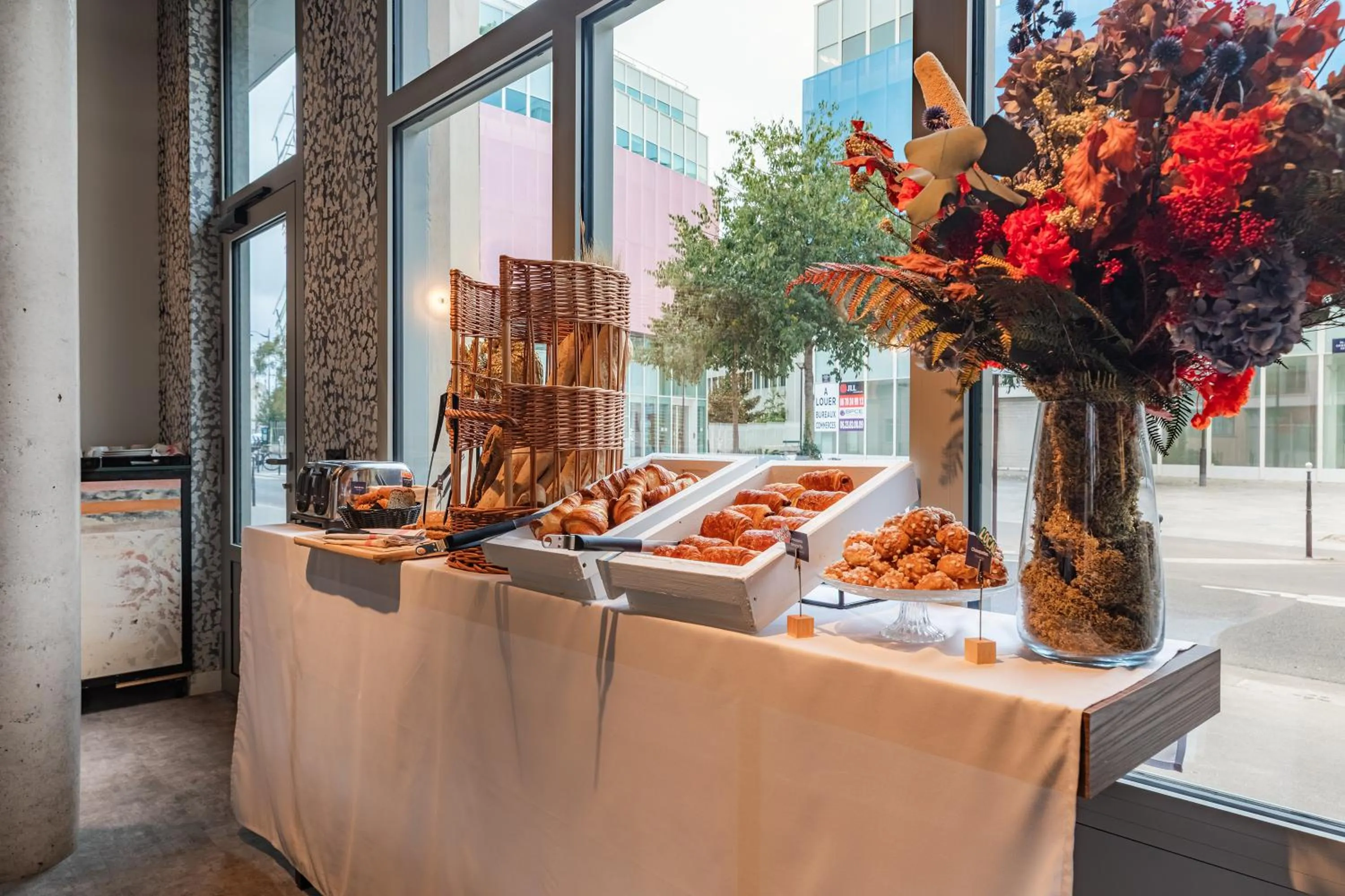 Breakfast in Appart'City Collection Saint Germain en Laye