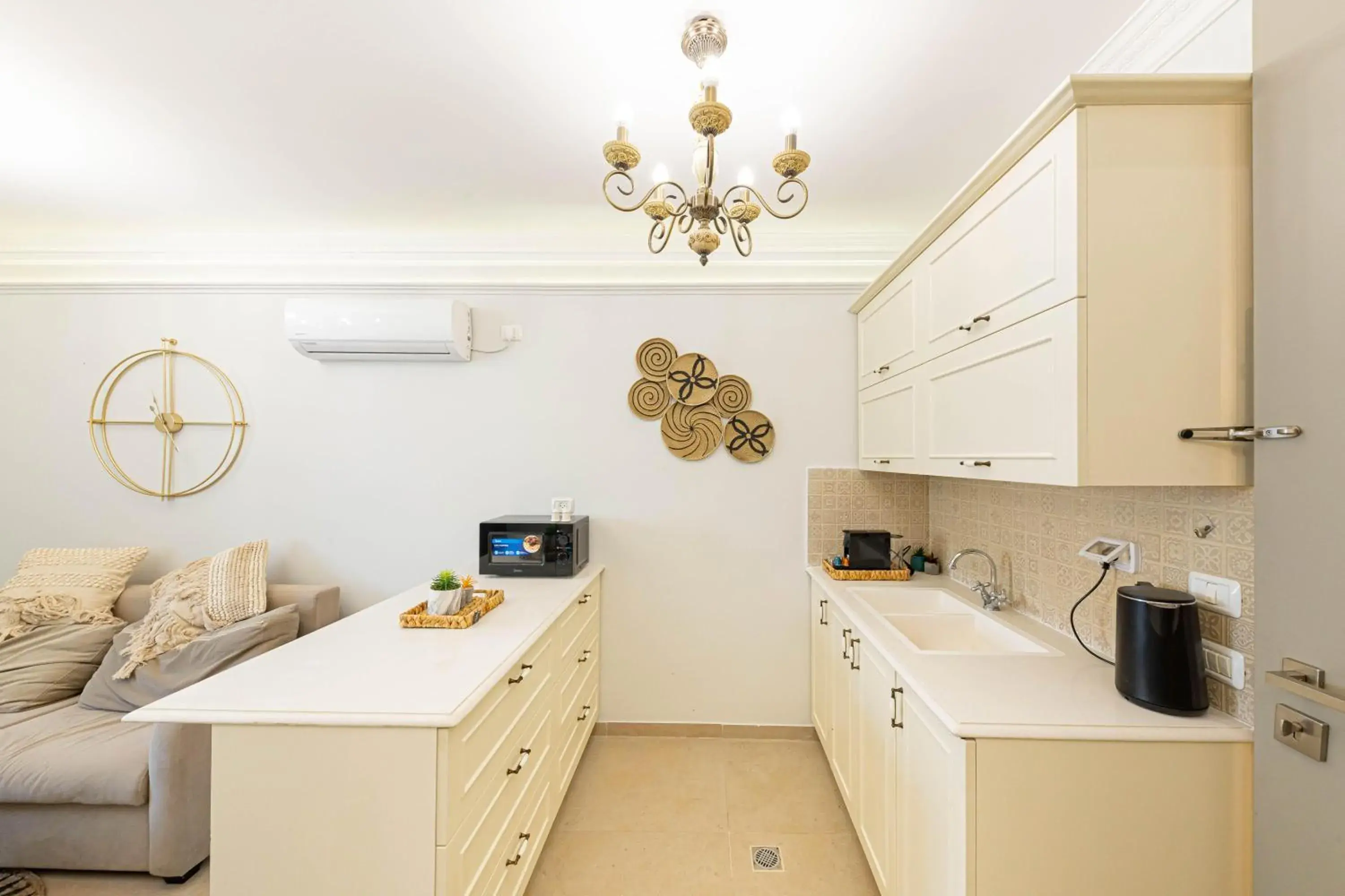 Family Room in Tish Hotel Family Room in Tish Hotel