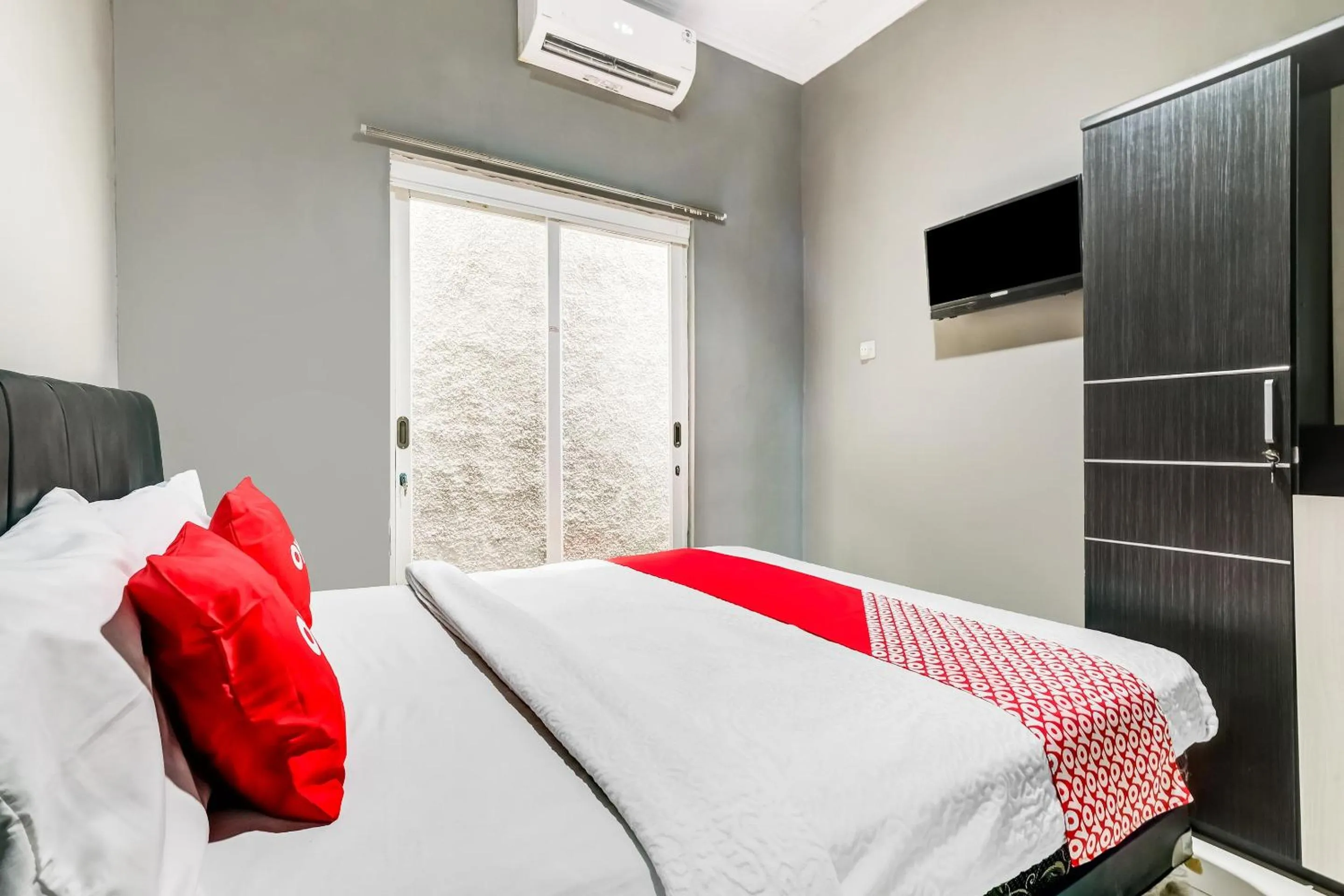 Bedroom, Bed in OYO Life 91239 Kost Rosandy House Yogyakarta