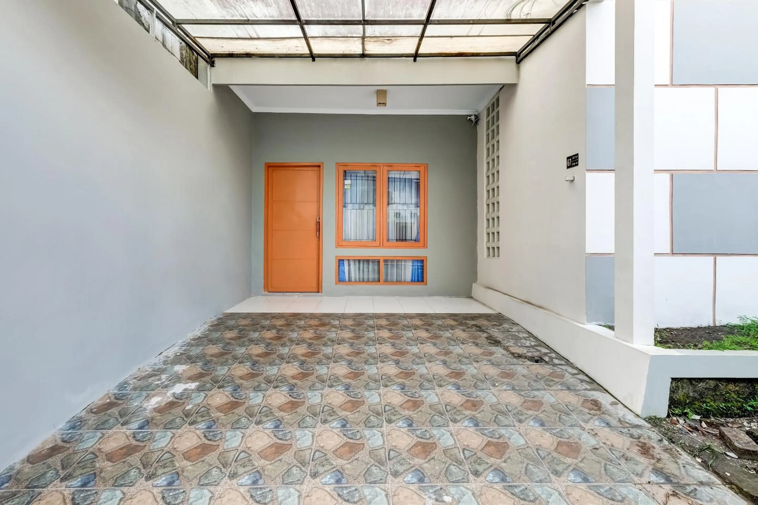 Lobby or reception in OYO Life 91239 Kost Rosandy House Yogyakarta