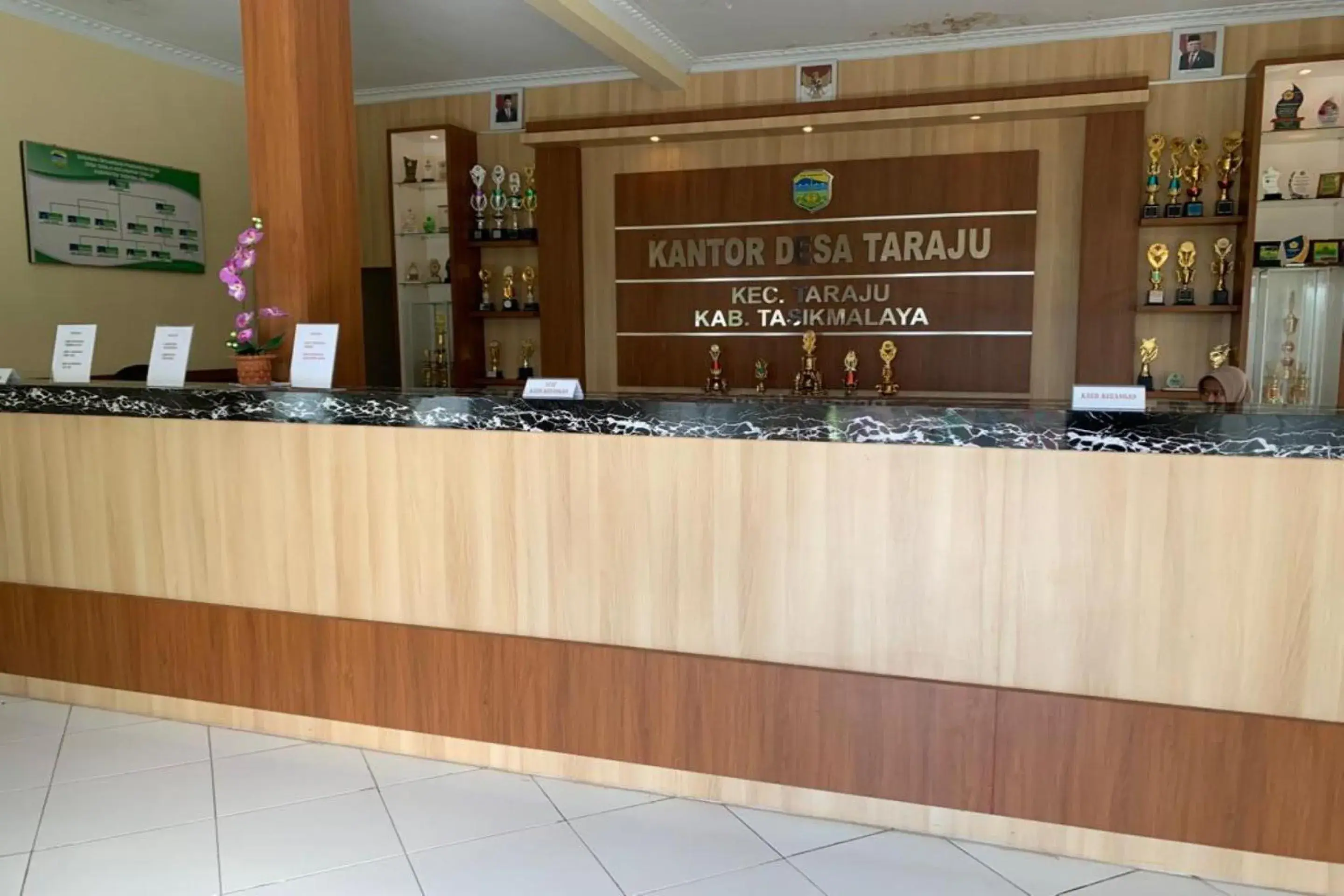 Lobby or reception in Hotel O Desa Wisata TarajuNearGunung Panggung Lobby or reception in Hotel O Desa Wisata TarajuNearGunung Panggung