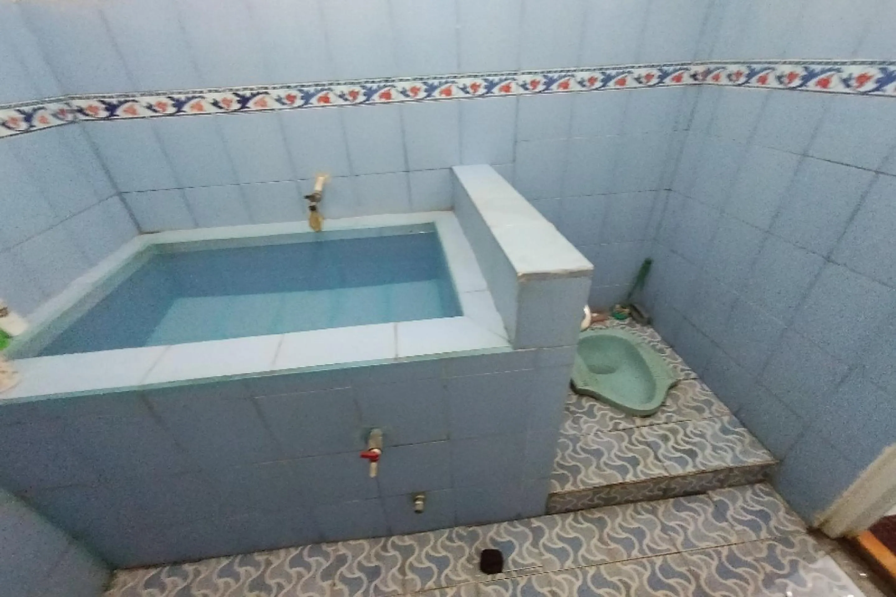 Bathroom in Hotel O Desa Wisata TarajuNearGunung Panggung