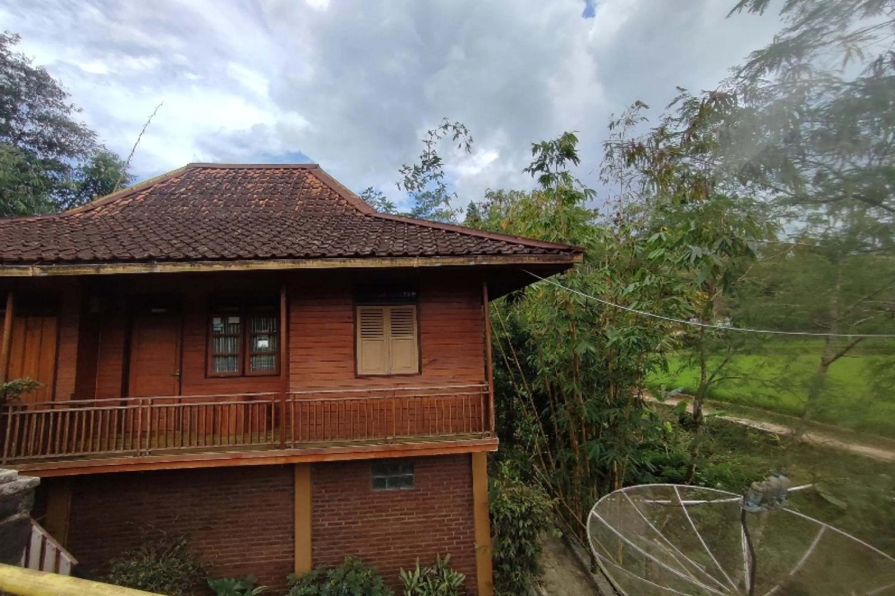 Facade/entrance in Hotel O Desa Wisata TarajuNearGunung Panggung