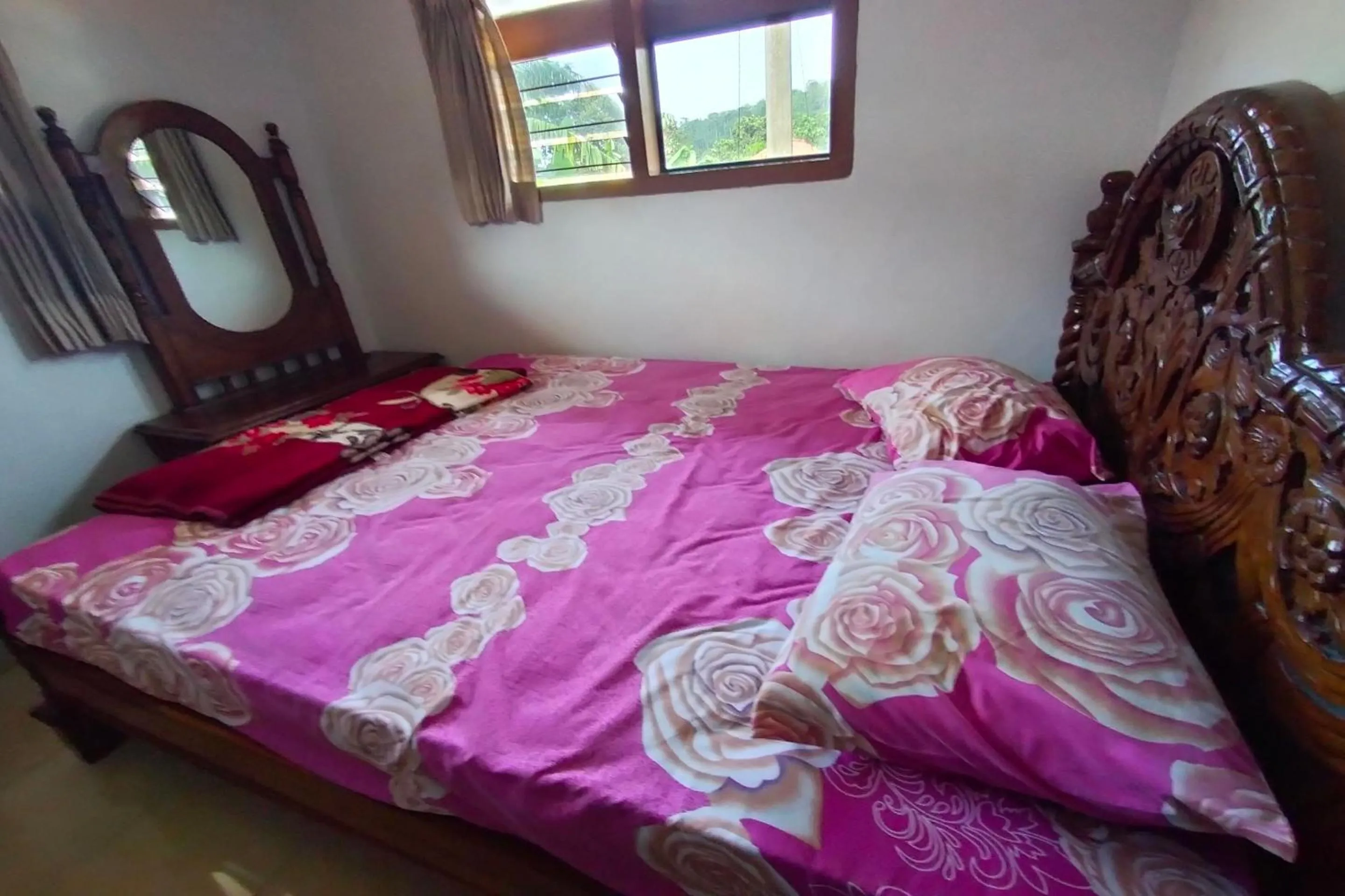 Bedroom, Bed in Hotel O Desa Wisata TarajuNearGunung Panggung