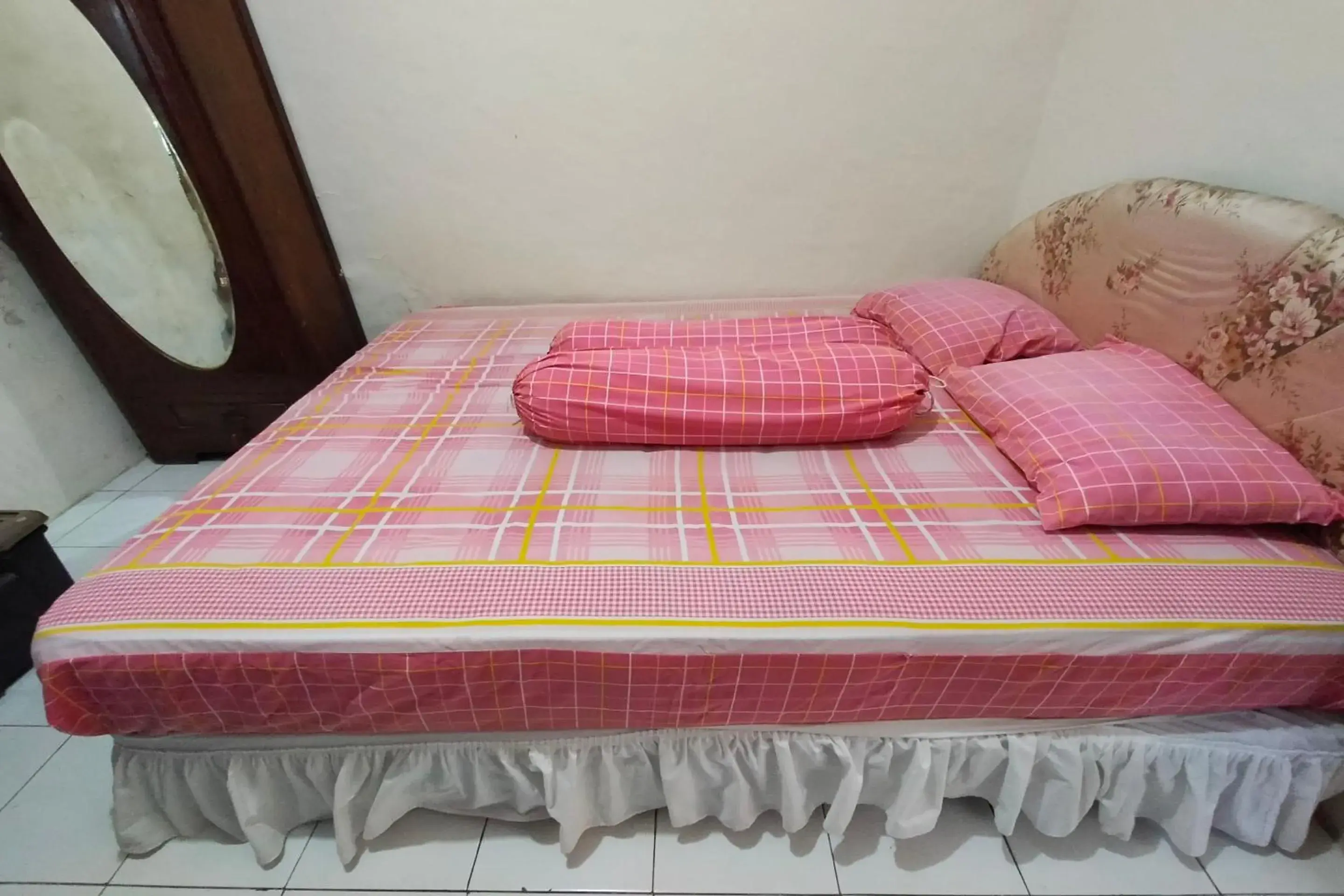 Bedroom, Bed in Hotel O Desa Wisata TarajuNearGunung Panggung Bedroom, Bed in Hotel O Desa Wisata TarajuNearGunung Panggung