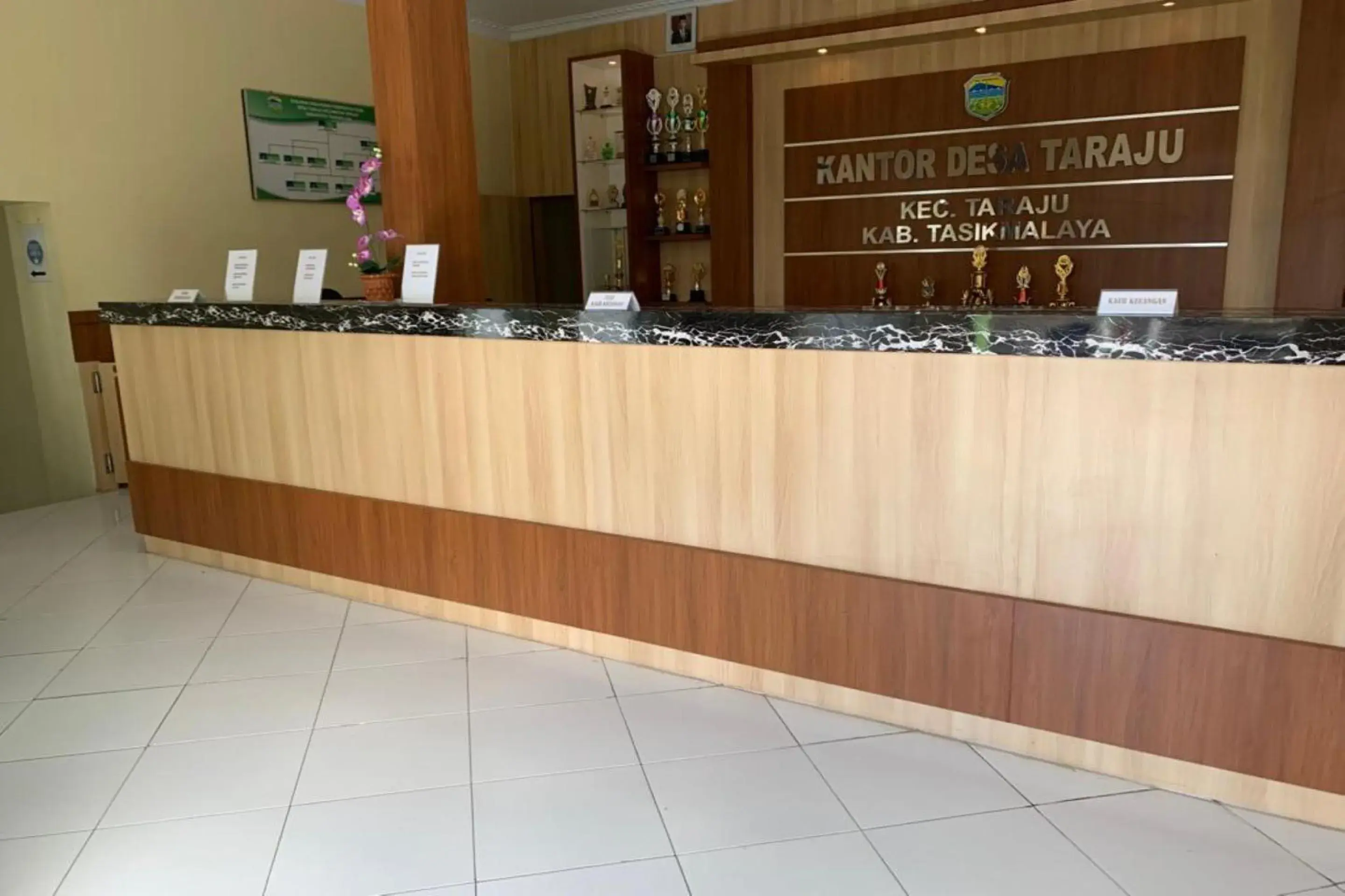 Lobby or reception in Hotel O Desa Wisata TarajuNearGunung Panggung Lobby or reception in Hotel O Desa Wisata TarajuNearGunung Panggung