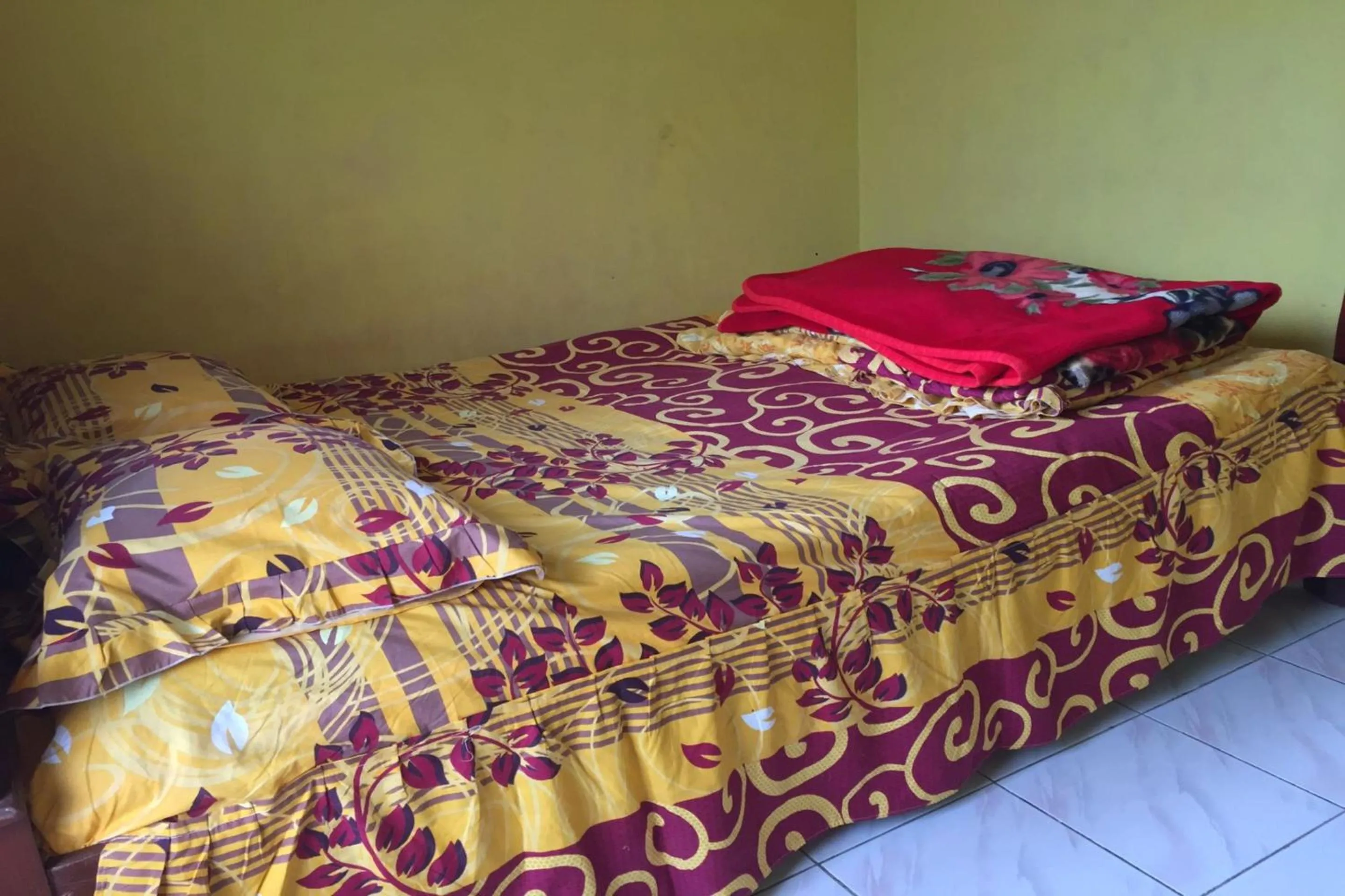 Bedroom, Bed in Hotel O Desa Wisata TarajuNearGunung Panggung