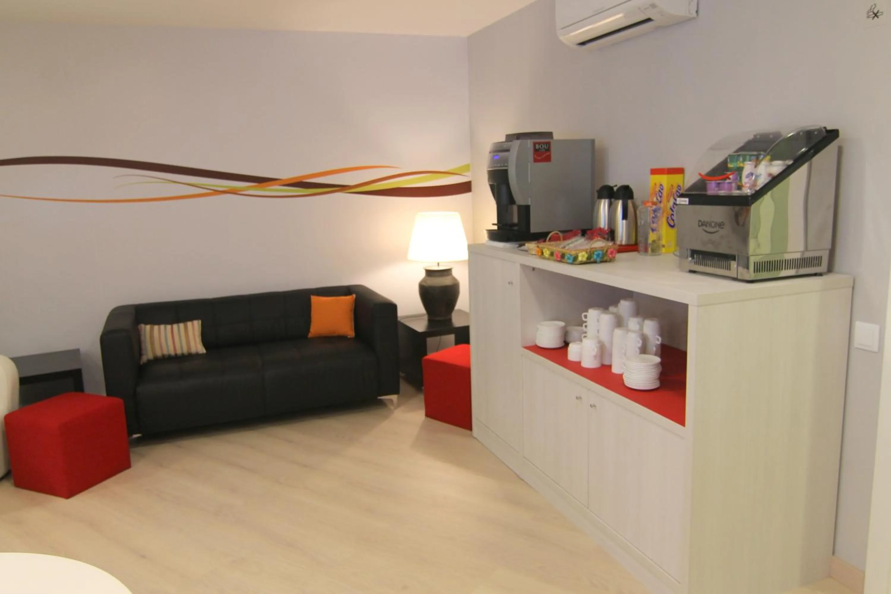 Communal lounge/ TV room in Hostal Aslyp 114