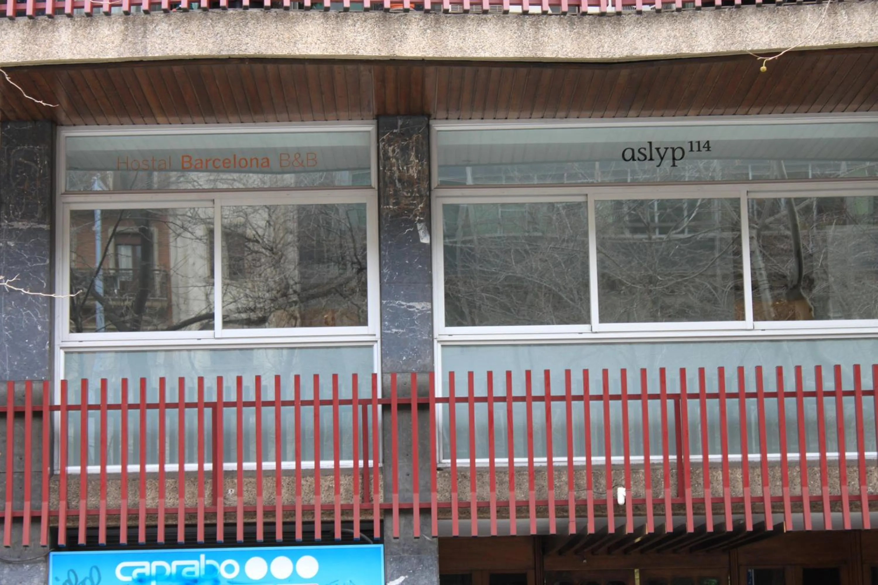 Facade/entrance in Hostal Aslyp 114