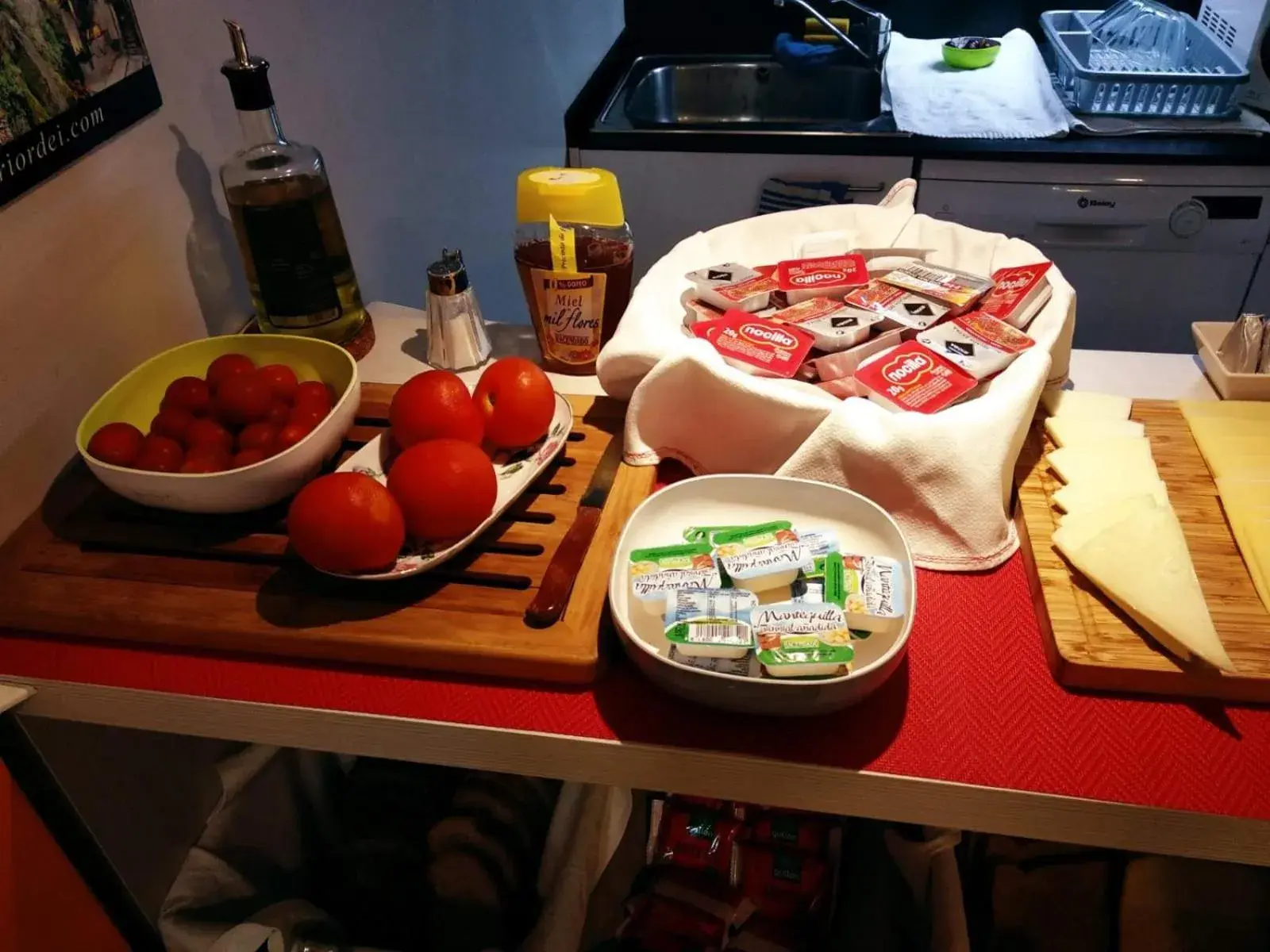 Buffet breakfast in Hostal Aslyp 114 Buffet breakfast in Hostal Aslyp 114